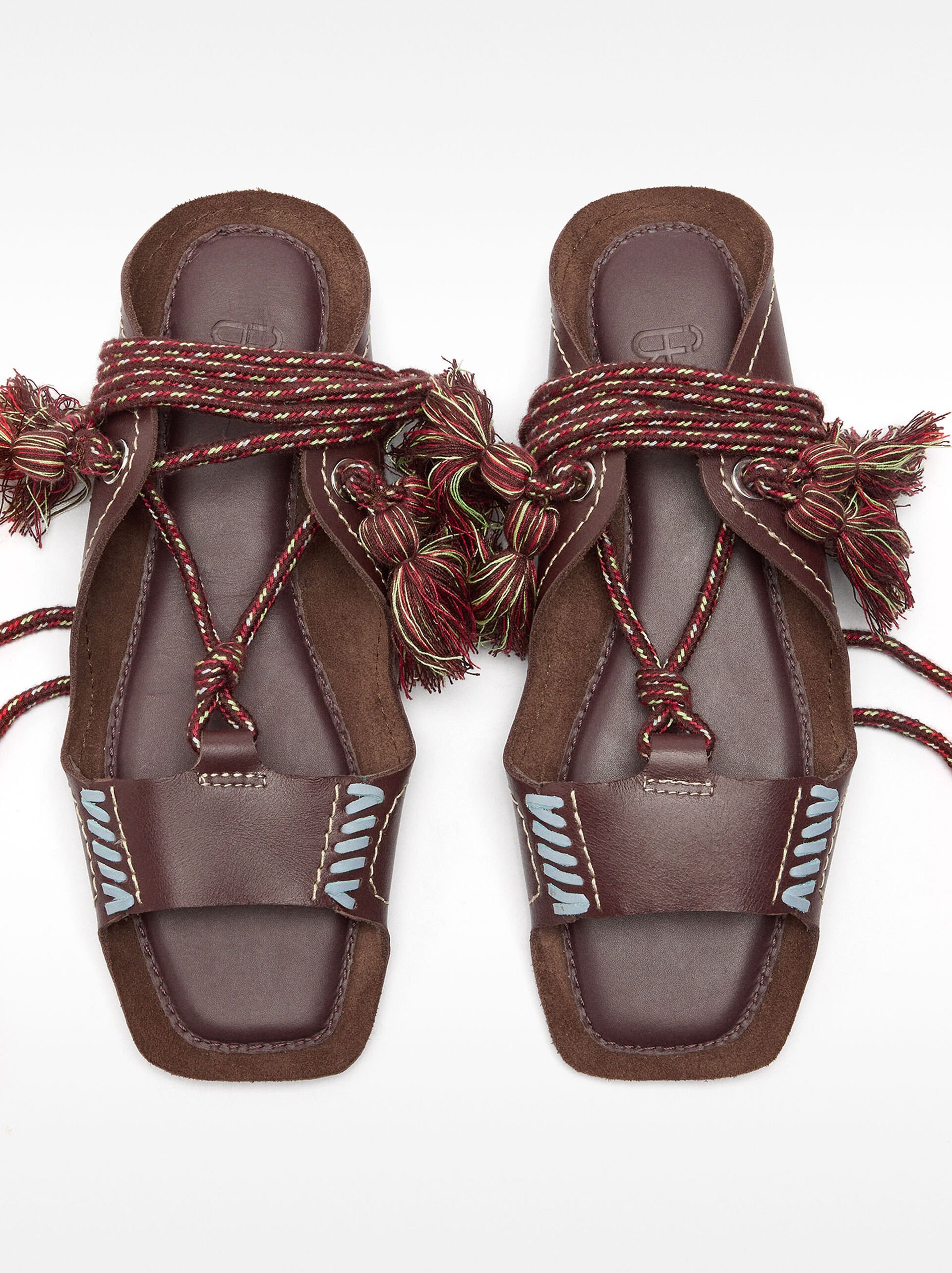 Flat leather sandals with straps image number 2.0