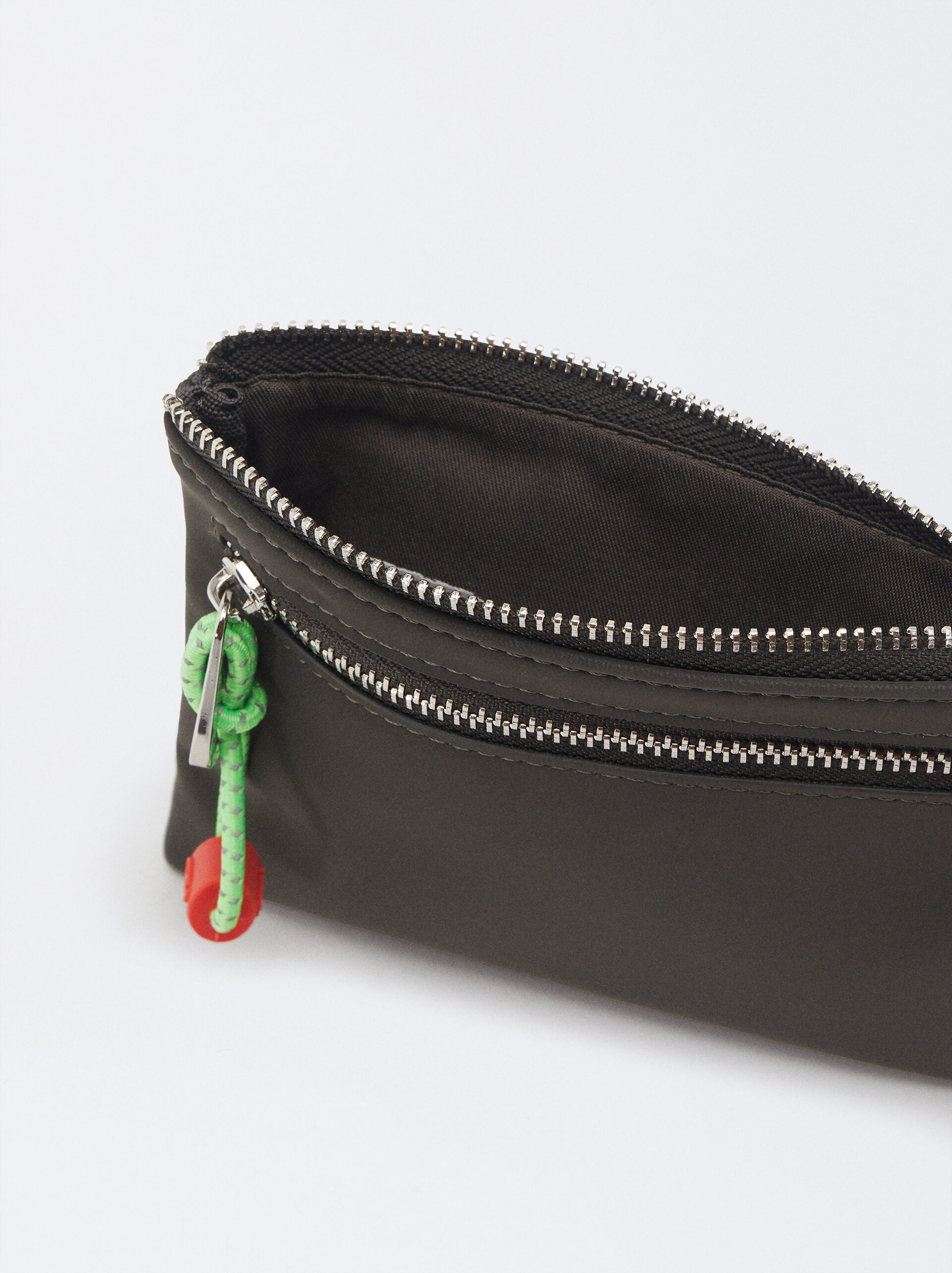 Coin Purse With Card Holder image number 3.0