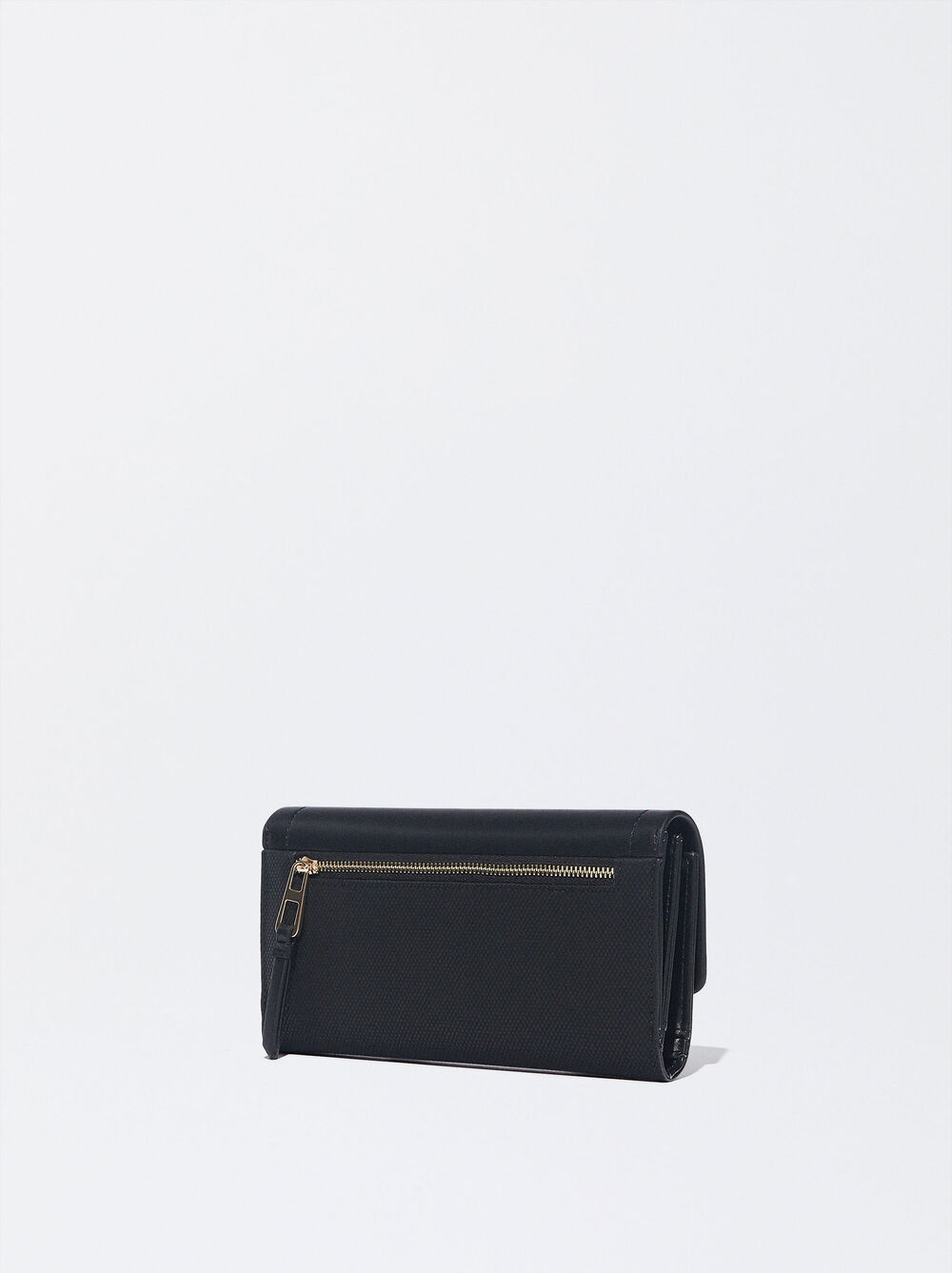 Wallet With Flap Closure