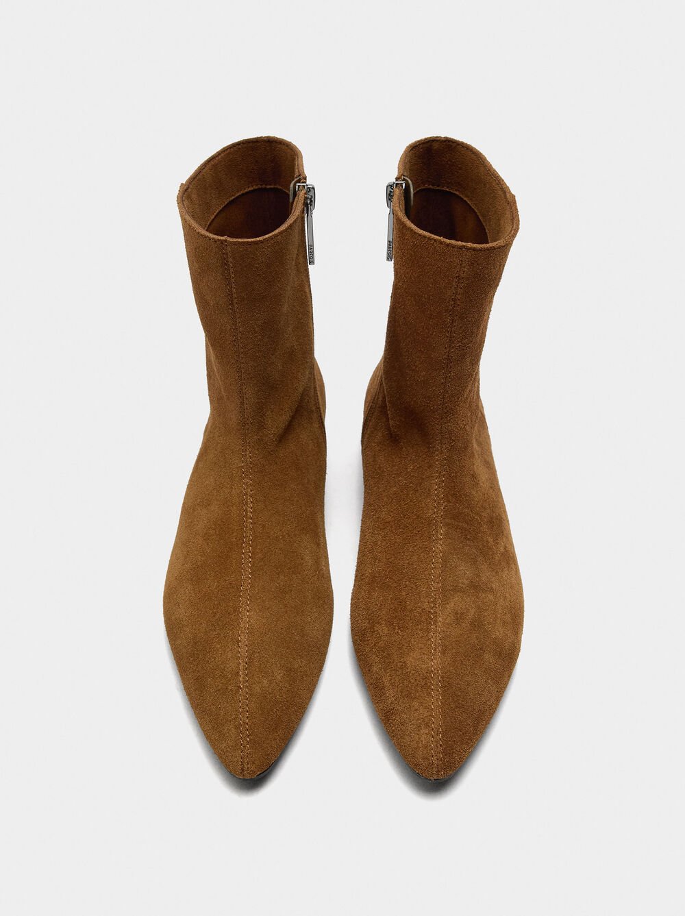Botines de piel con pespuntes