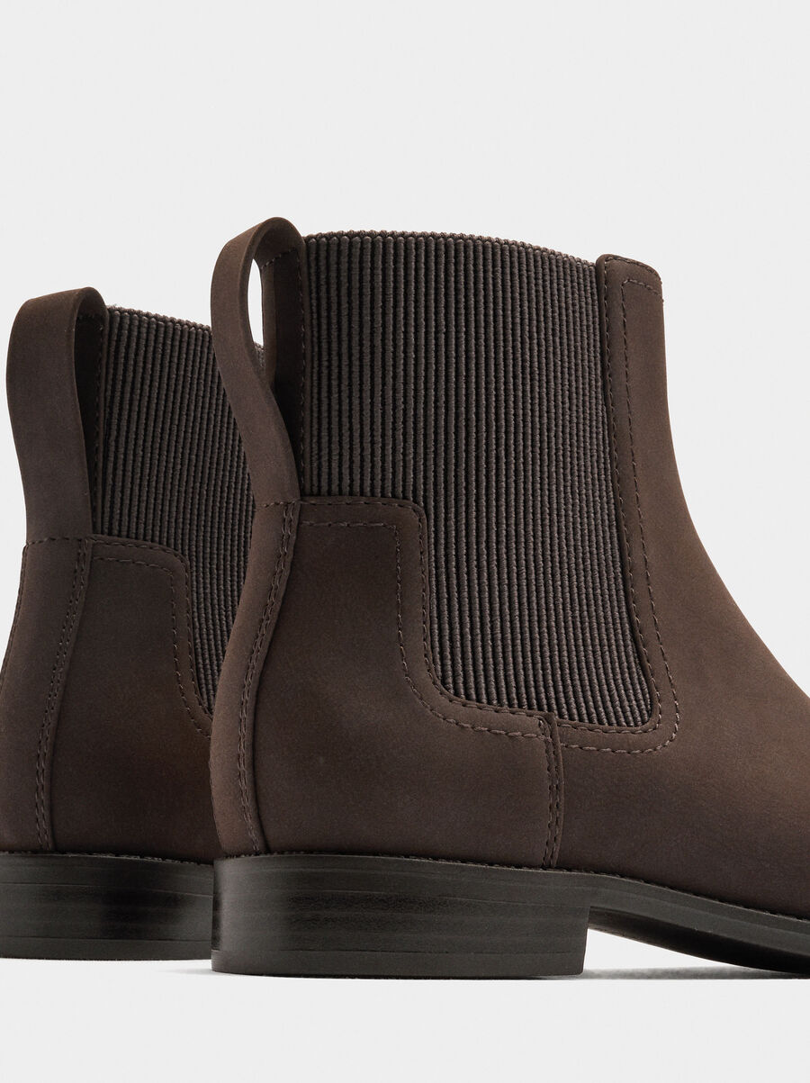 Chelsea boots
