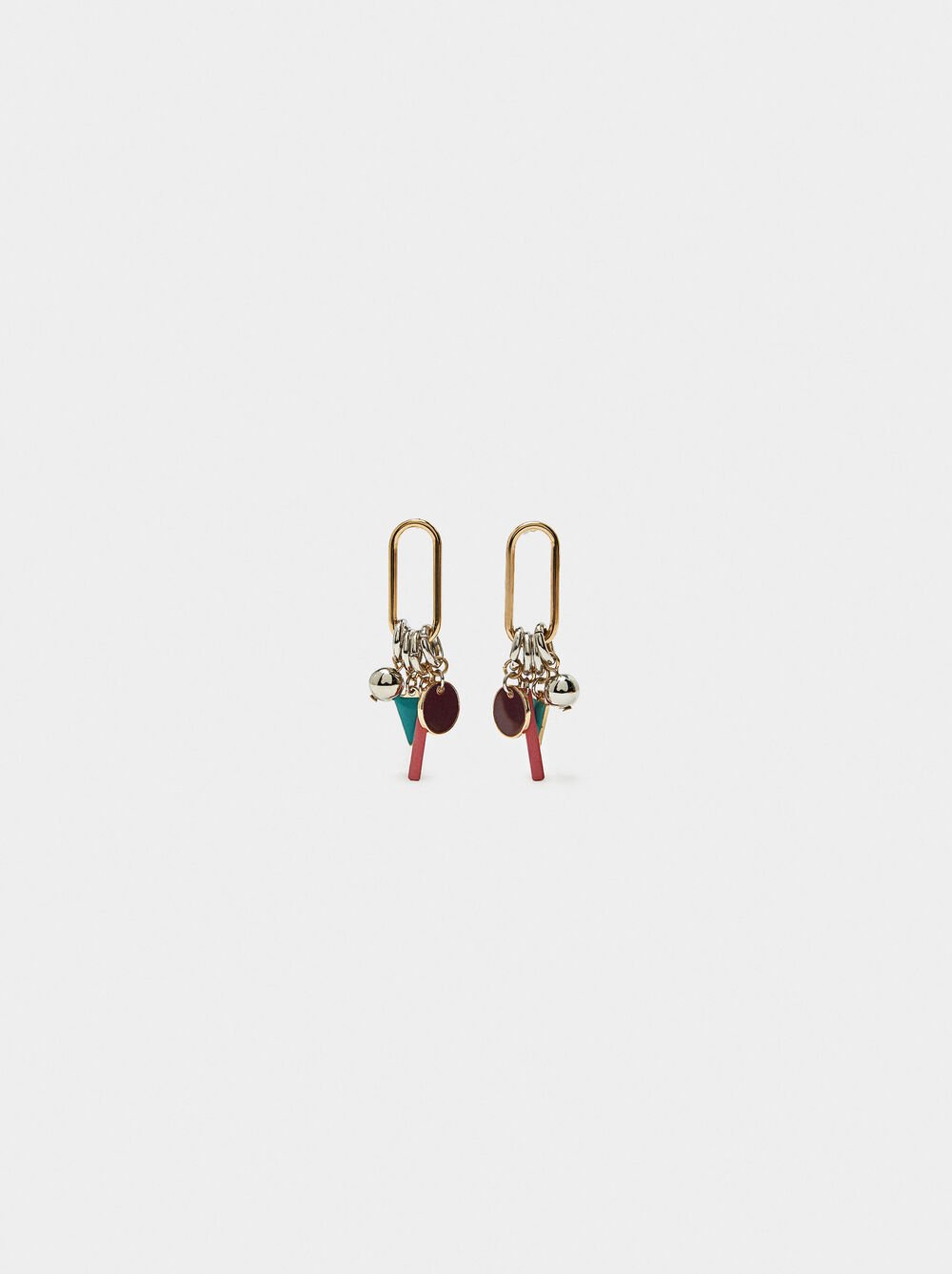Earrings with geometric details