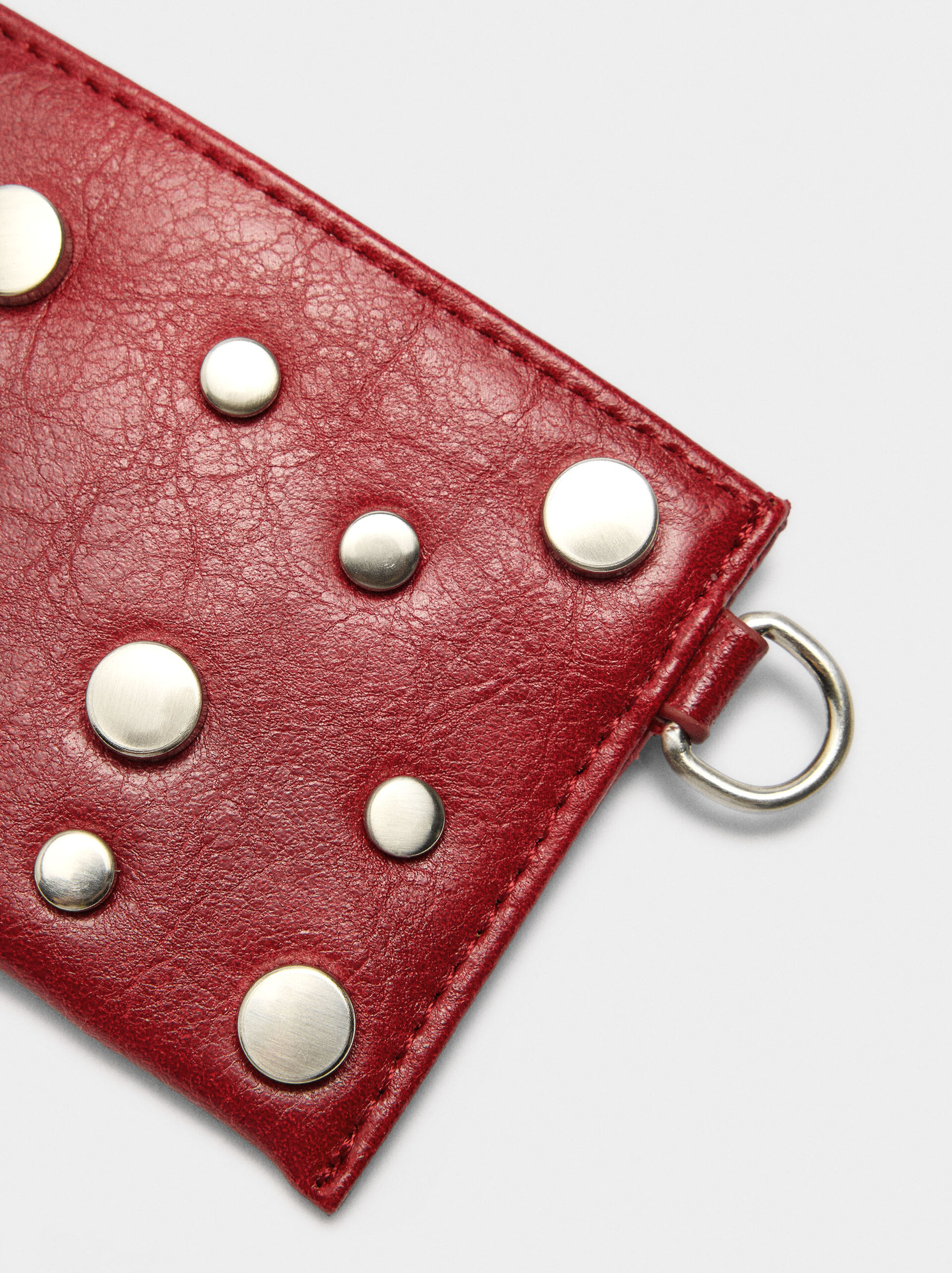 Basic card holder with studs image number 1.0