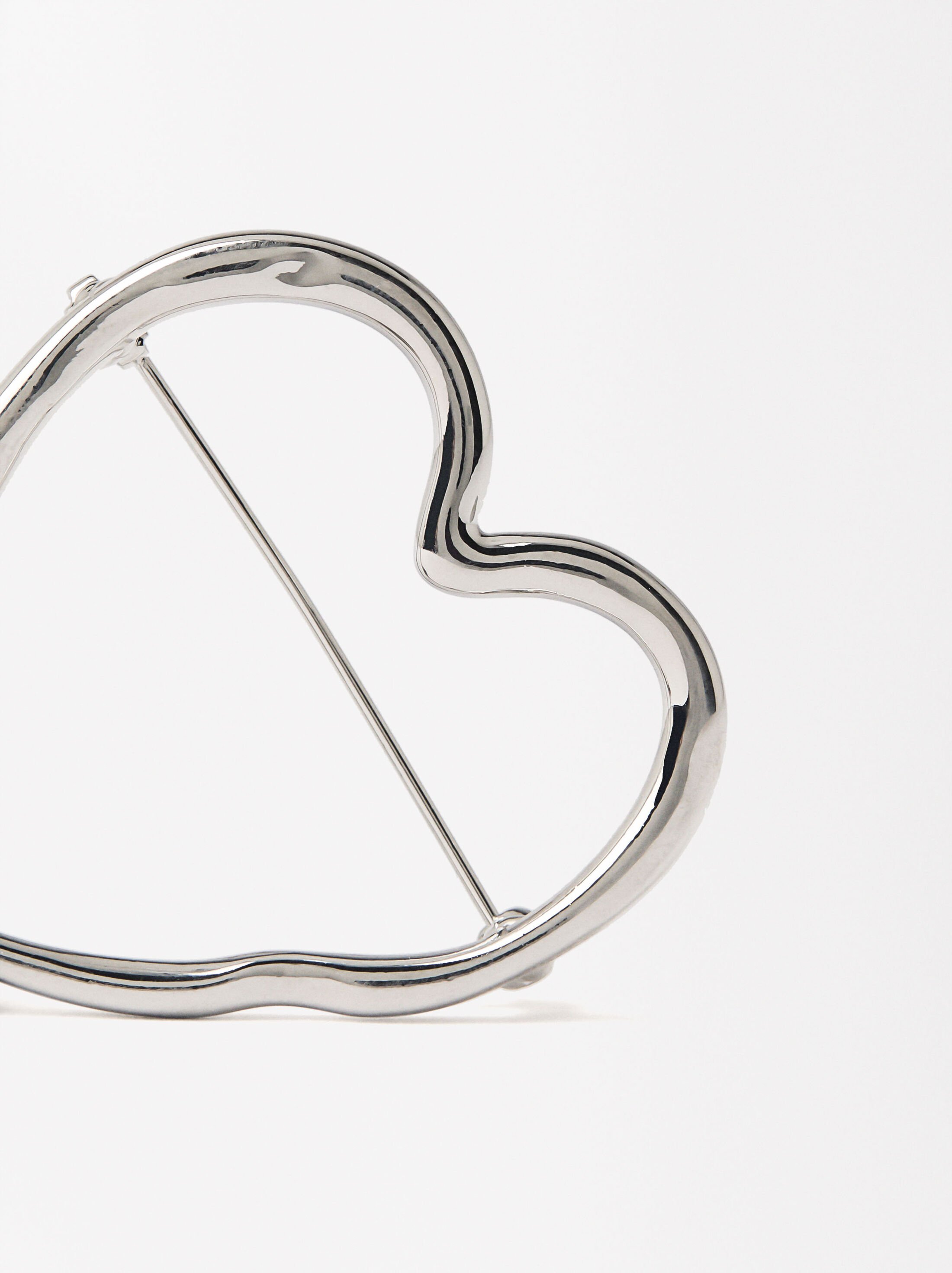 Brooch with heart image number 1.0