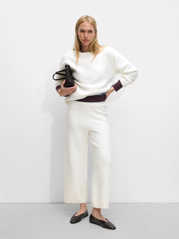 Knit sweater with wool blend