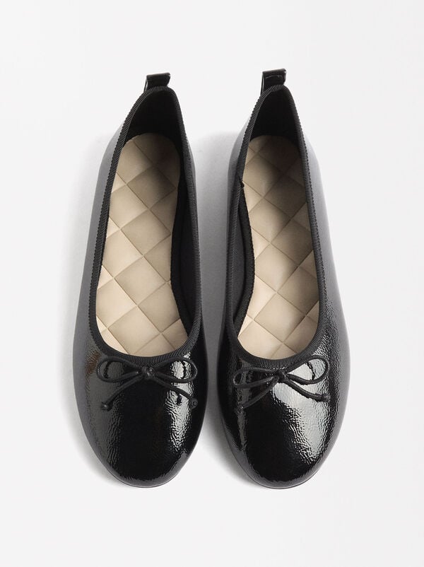 Ballet flats with bow