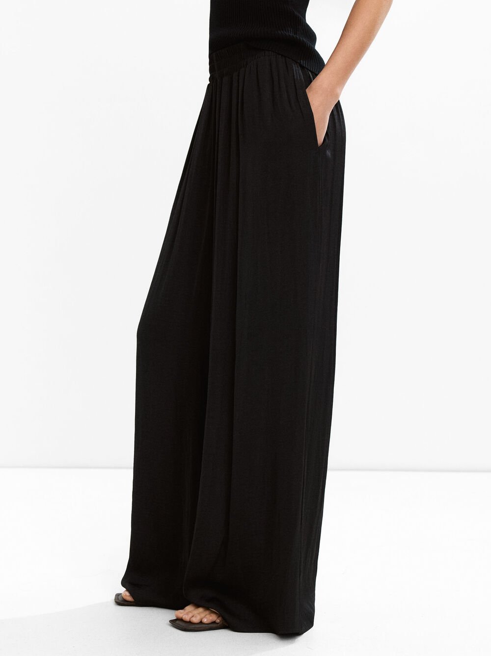 Pleated textured trousers