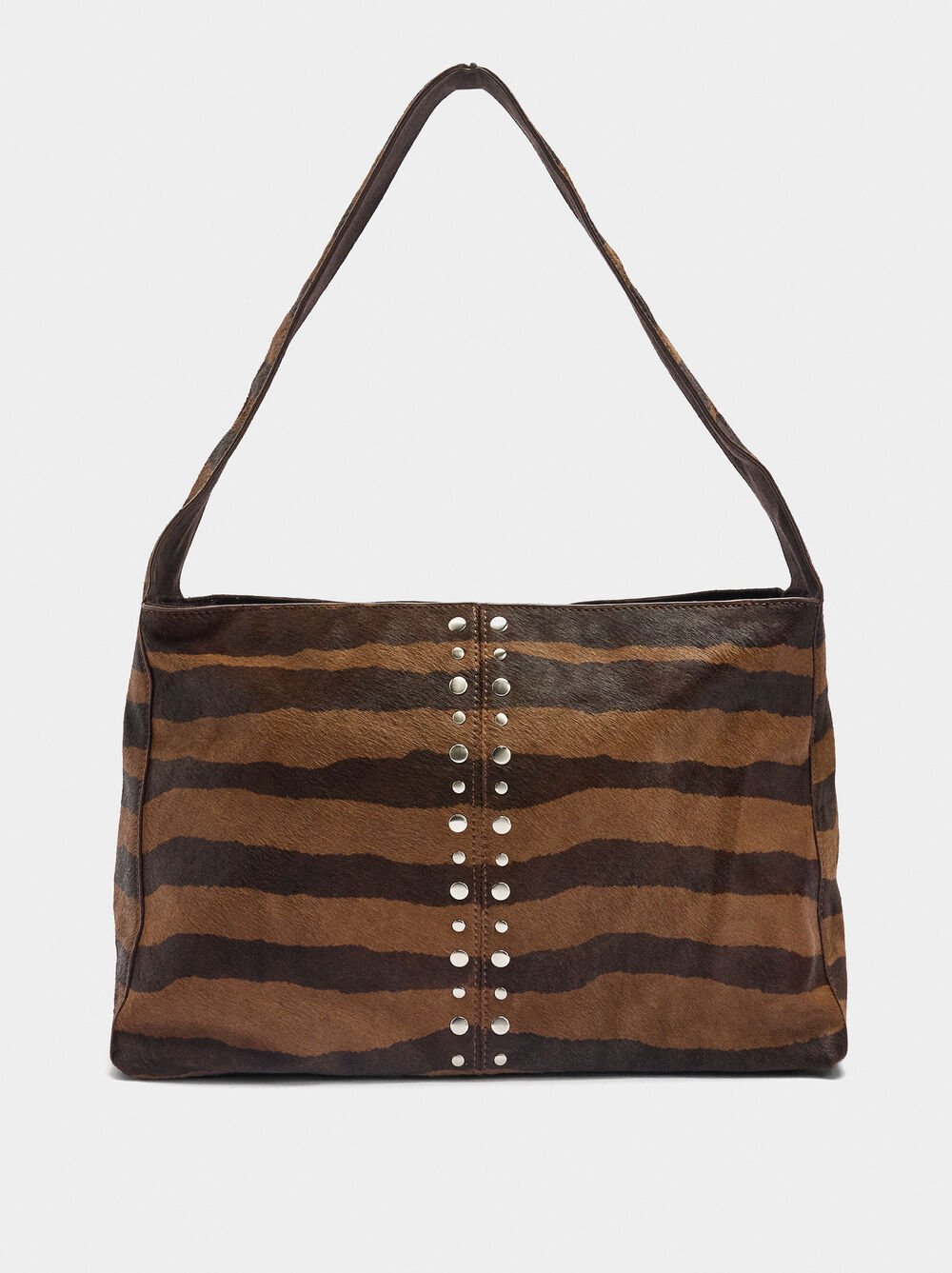 Sac à main en cuir avec clous