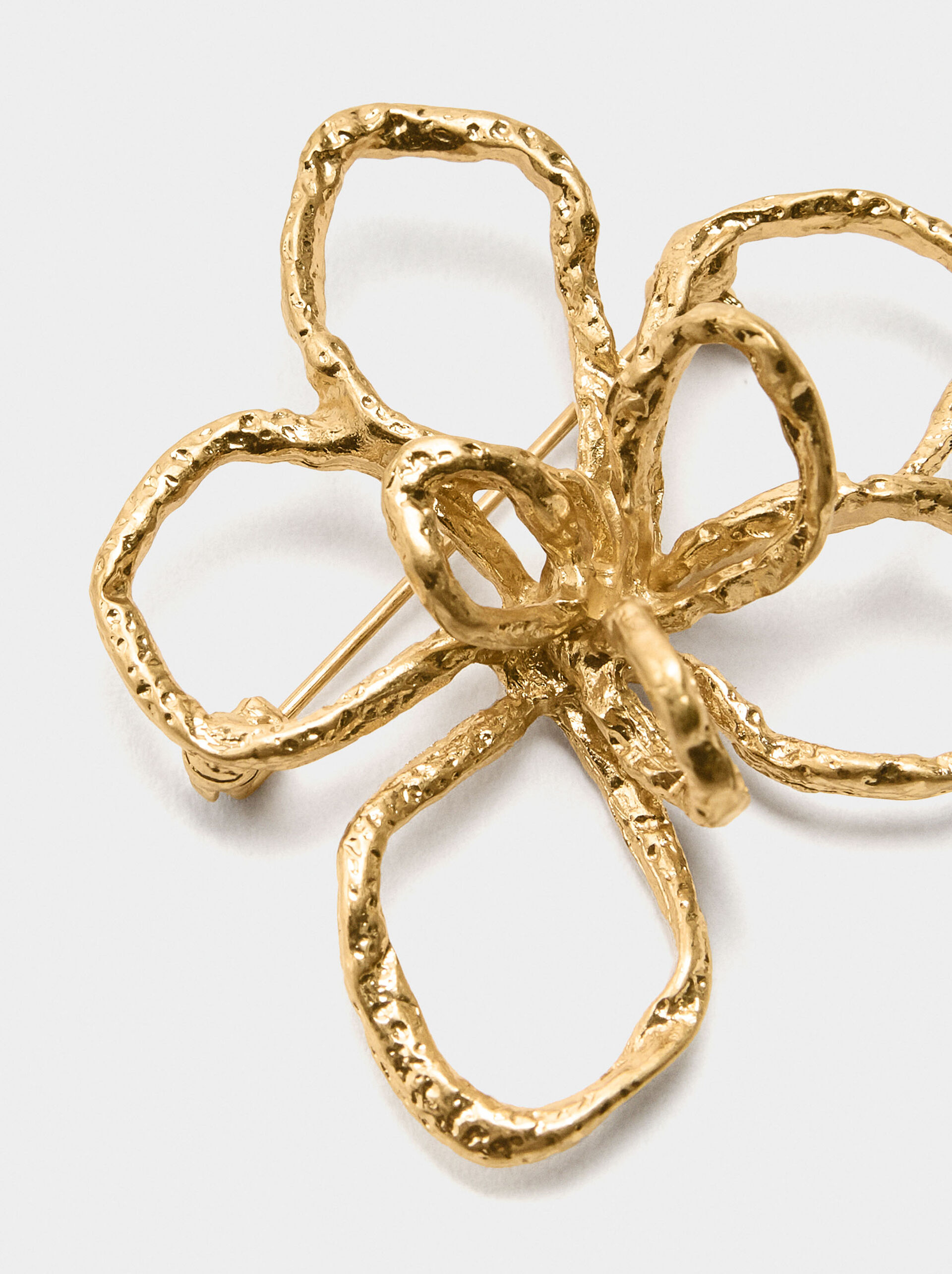 Flower brooch image number 1.0