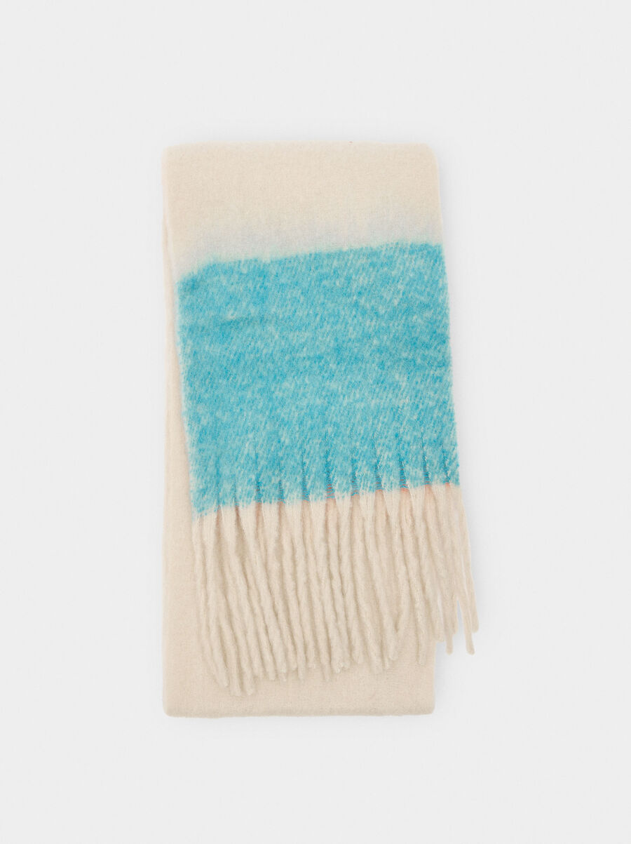 Scarf with fringes with wool