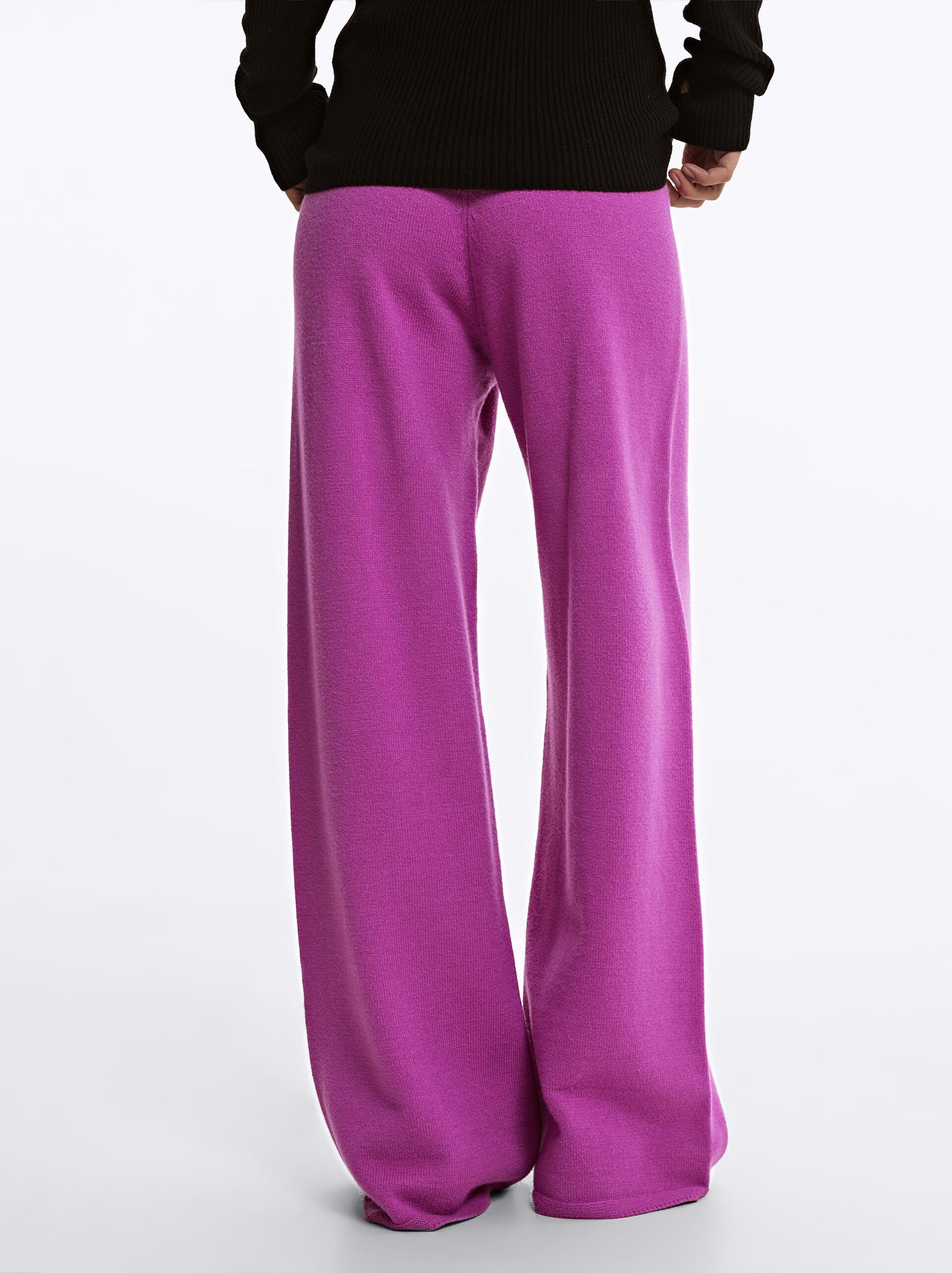Loose-Fitting Trousers With Elastic Waistband image number 3.0
