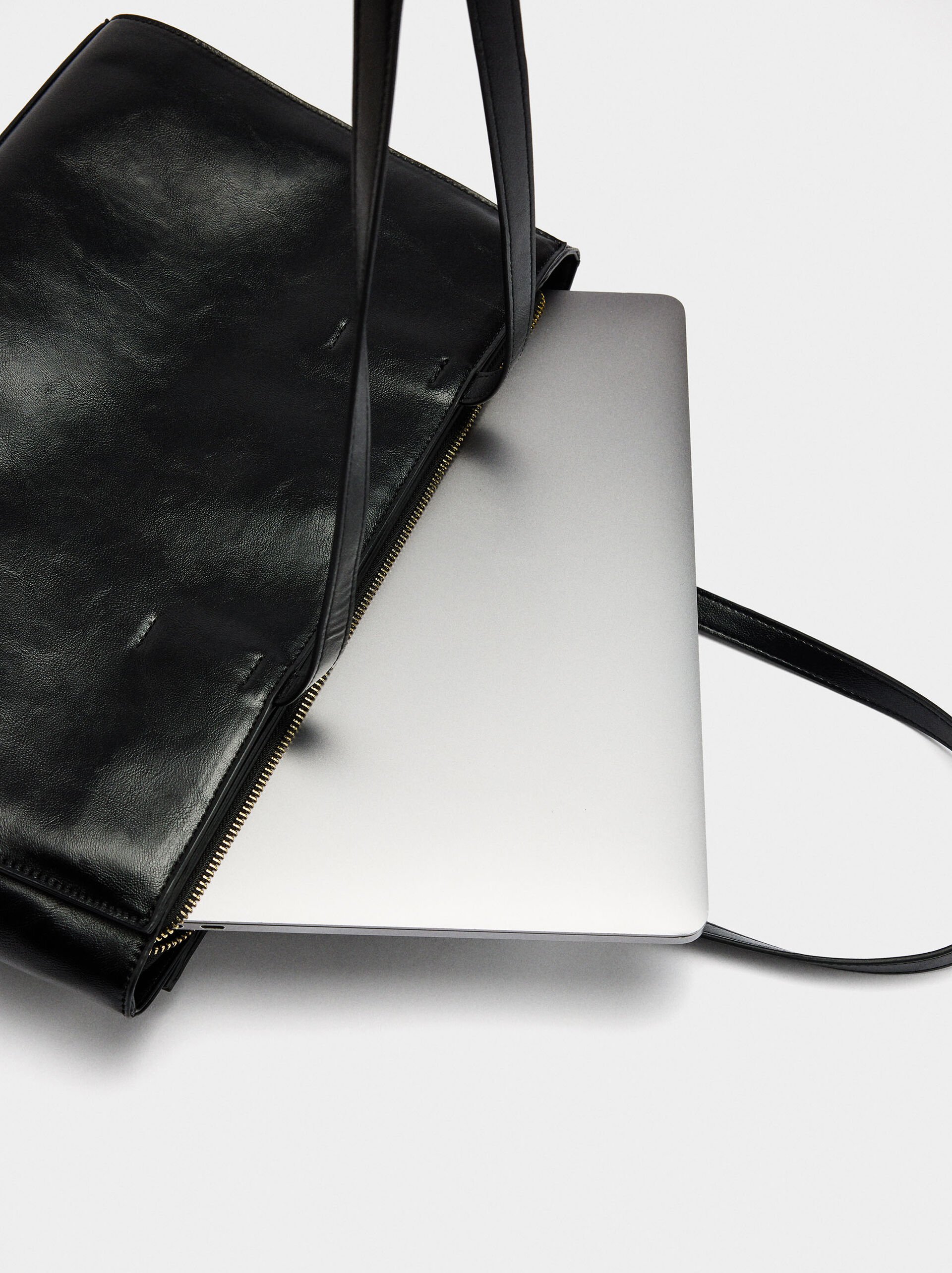 Plain 13" laptop bag image number 4.0