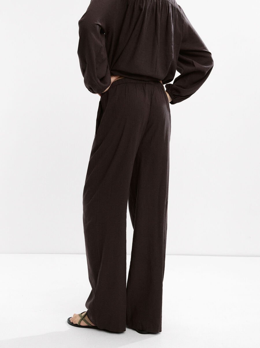 Trousers with linen elastic waistband