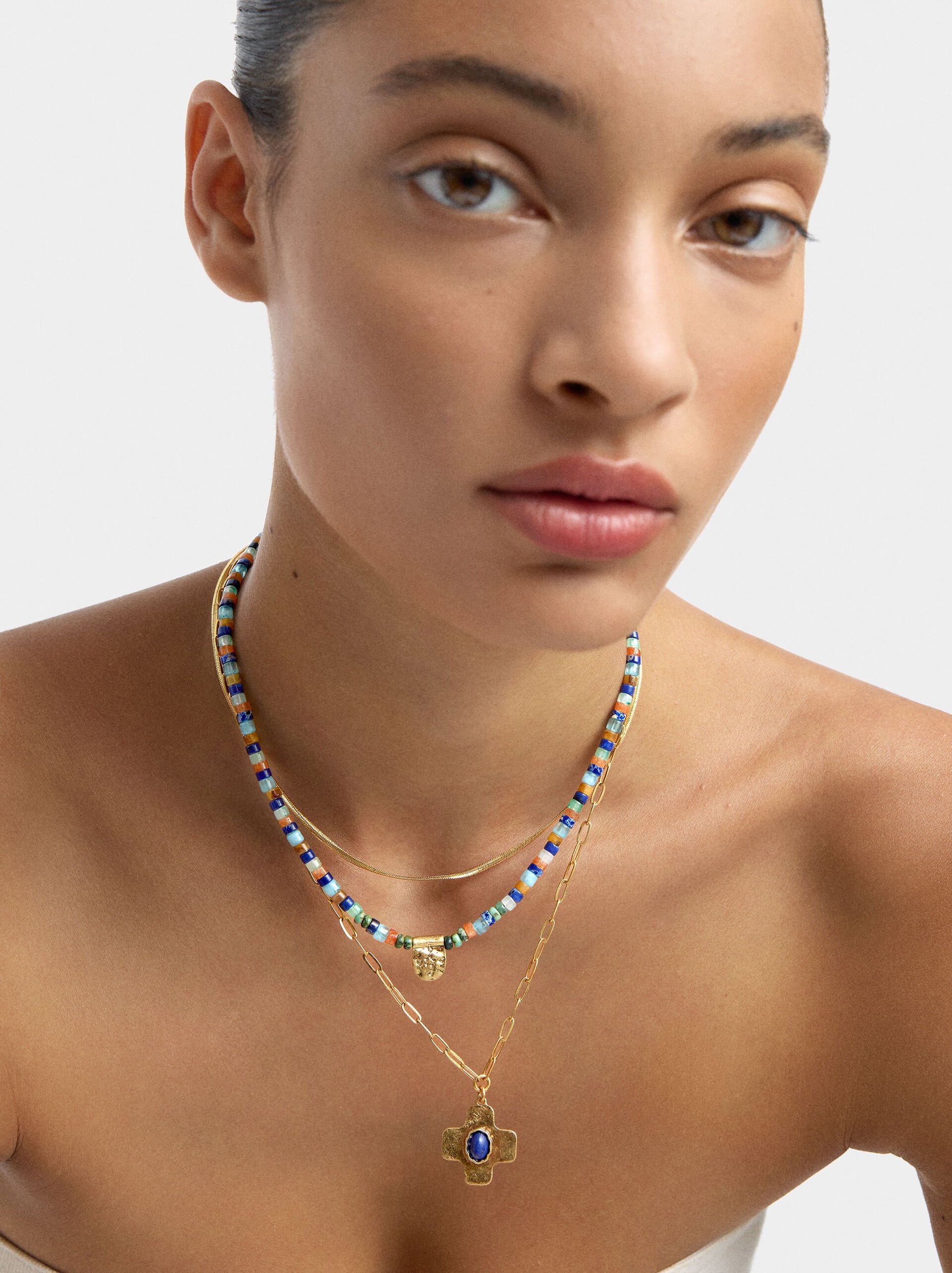 Set of three necklaces with stones image number 0.0