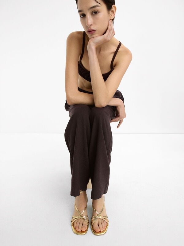Leather sandals with straps