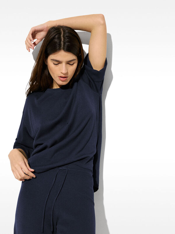 Short-sleeve knitted sweater