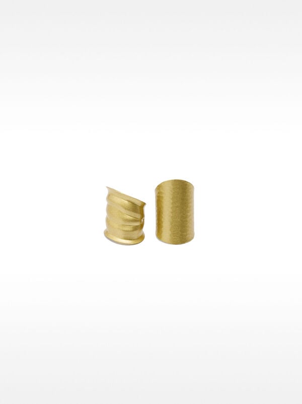Set of wide rings in brass