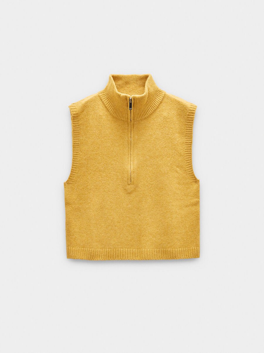 Knit vest with zipper closure