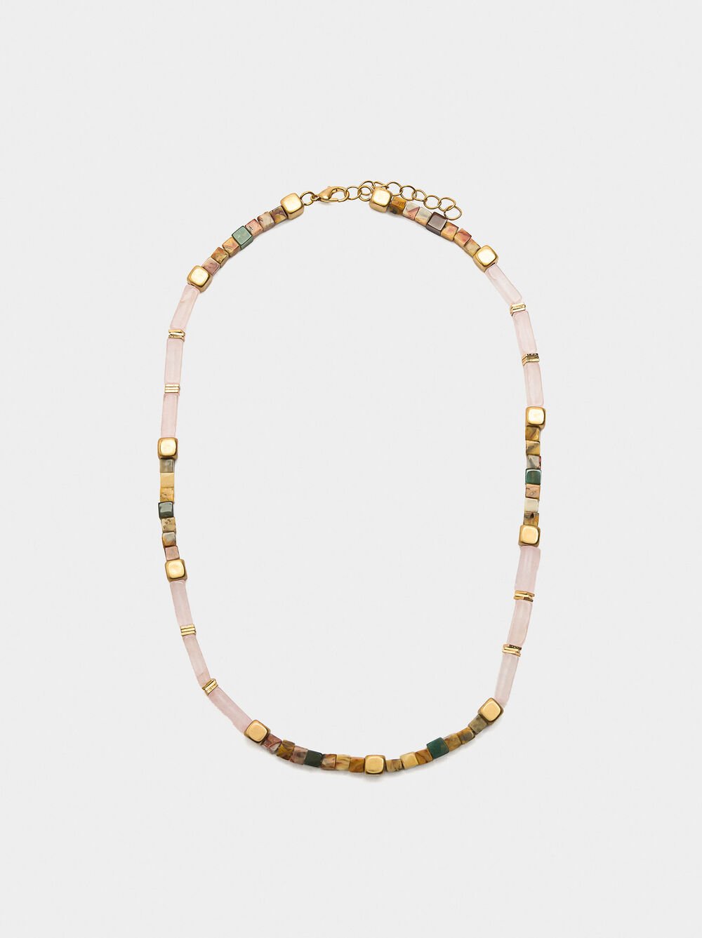 Short necklace with stones