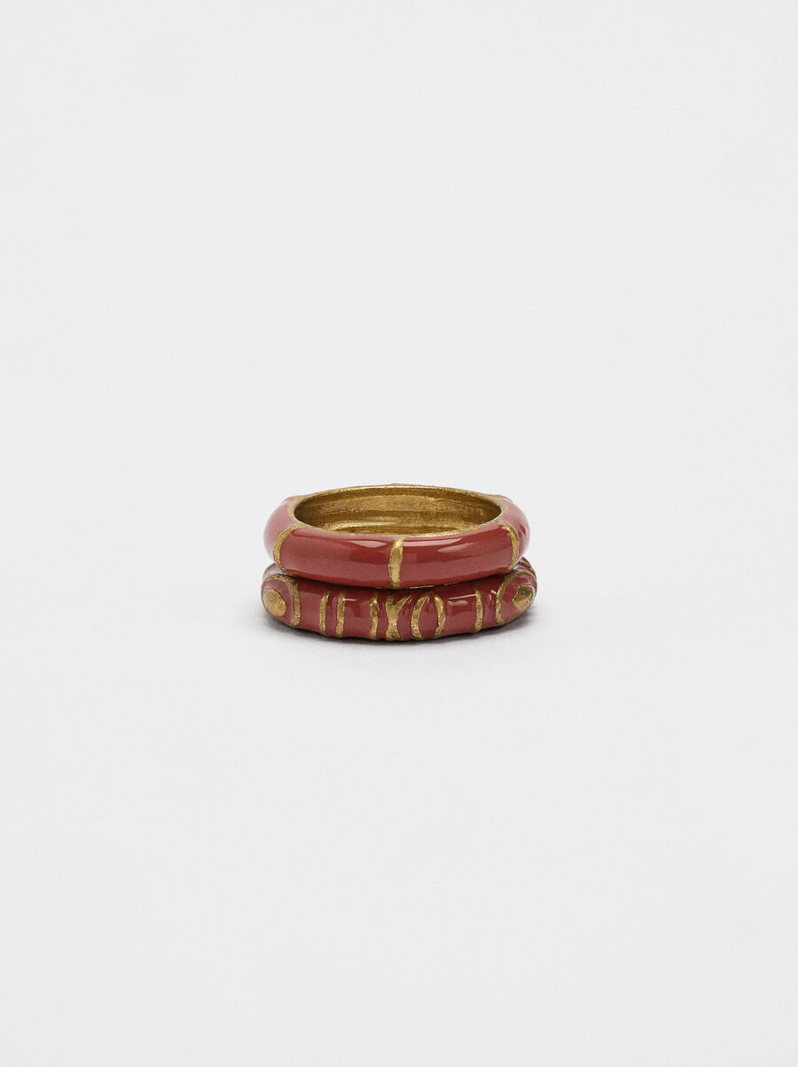 Set of rings with enamel
