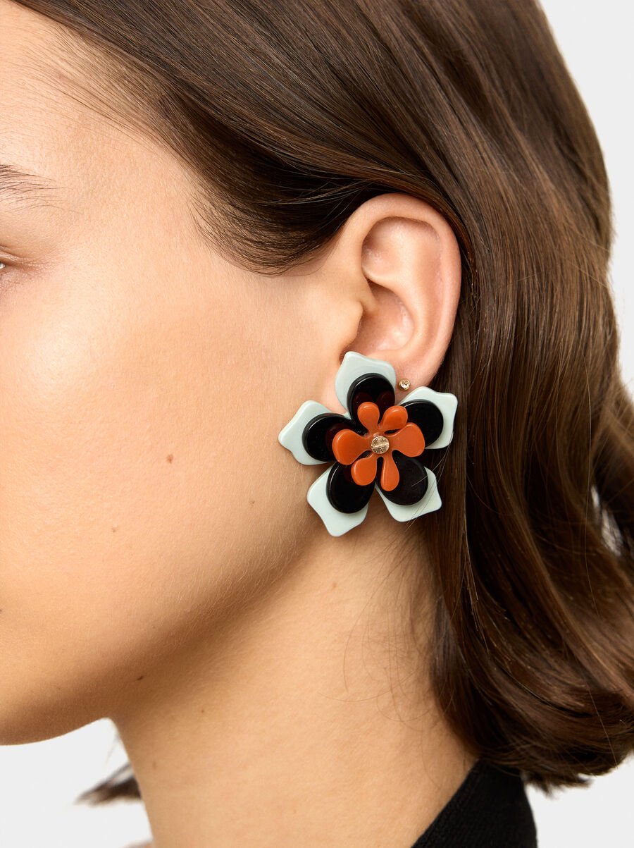 Multicolor flower earrings with resin