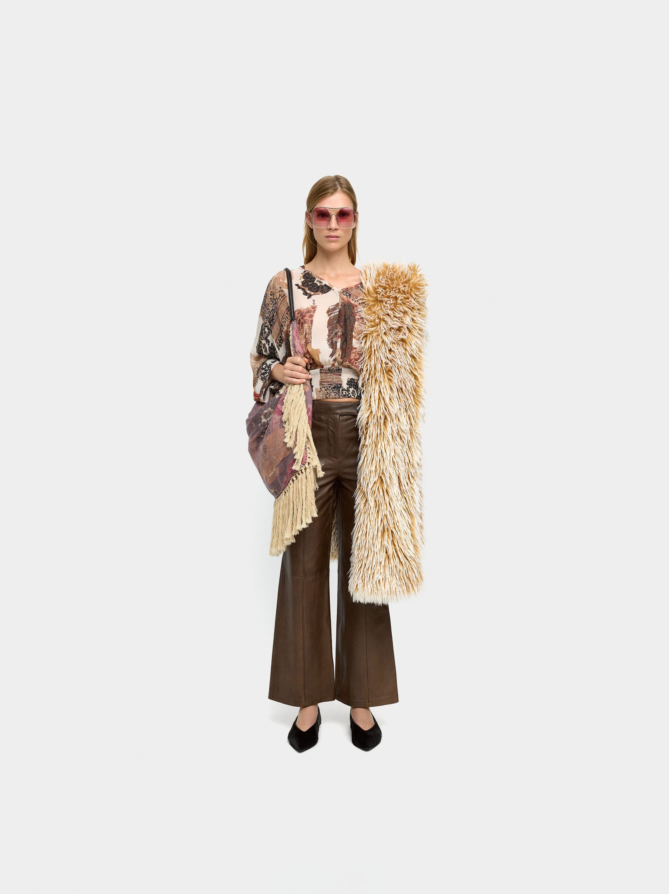 Pantalons de campana de pell image number 6.0