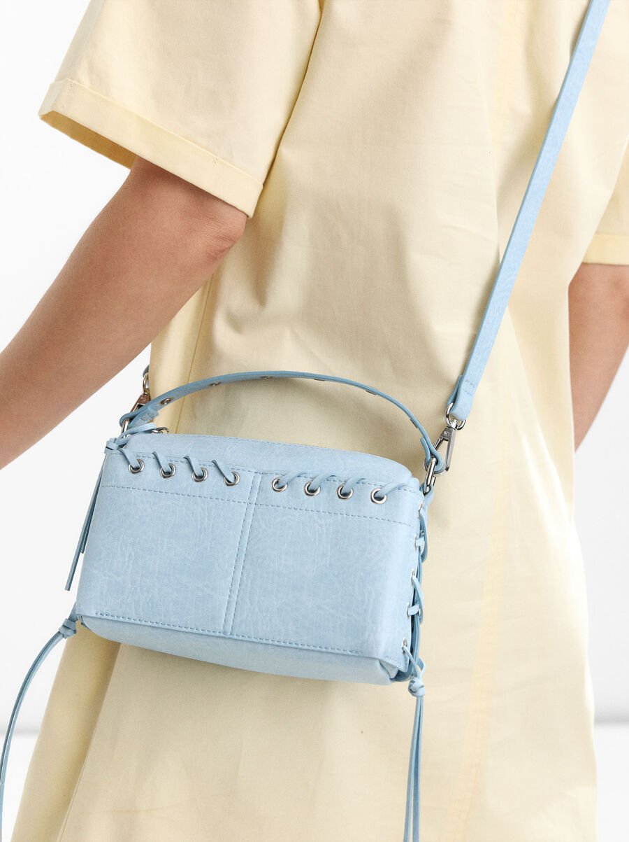 Geflochtene Handtasche mit Schulterriemen