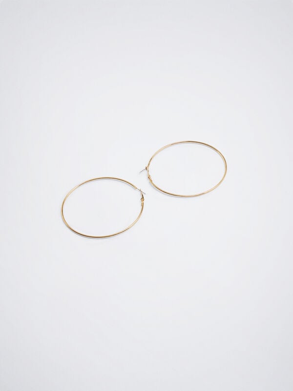 Basic large hoop earrings