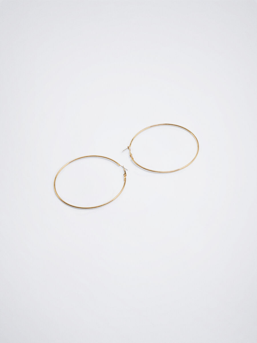 Basic large hoop earrings