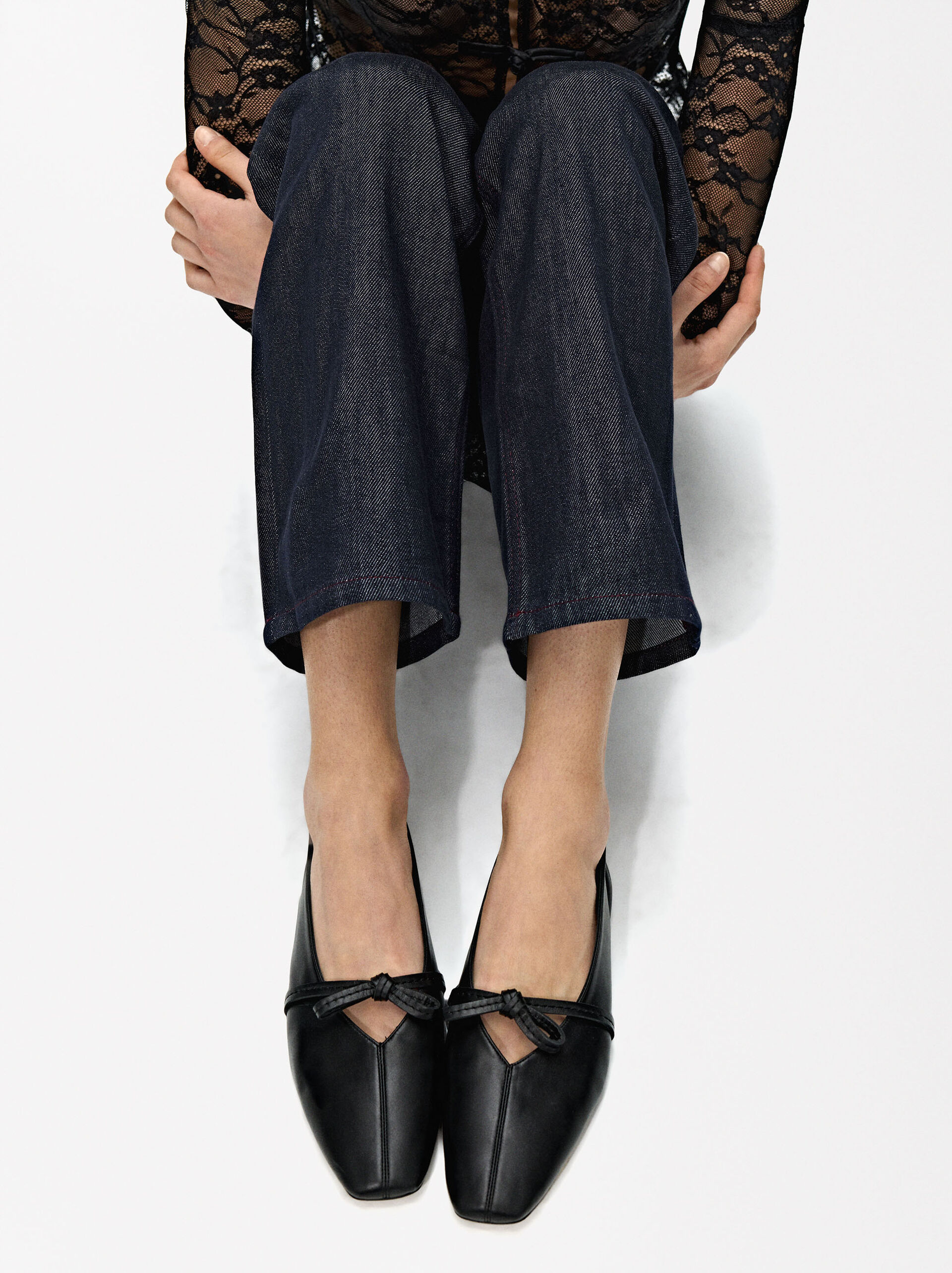 Leather ballet flats with bow image number 1.0