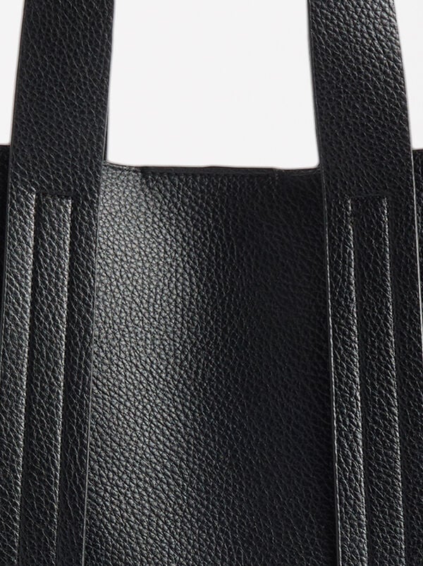 Shopper bag with strap