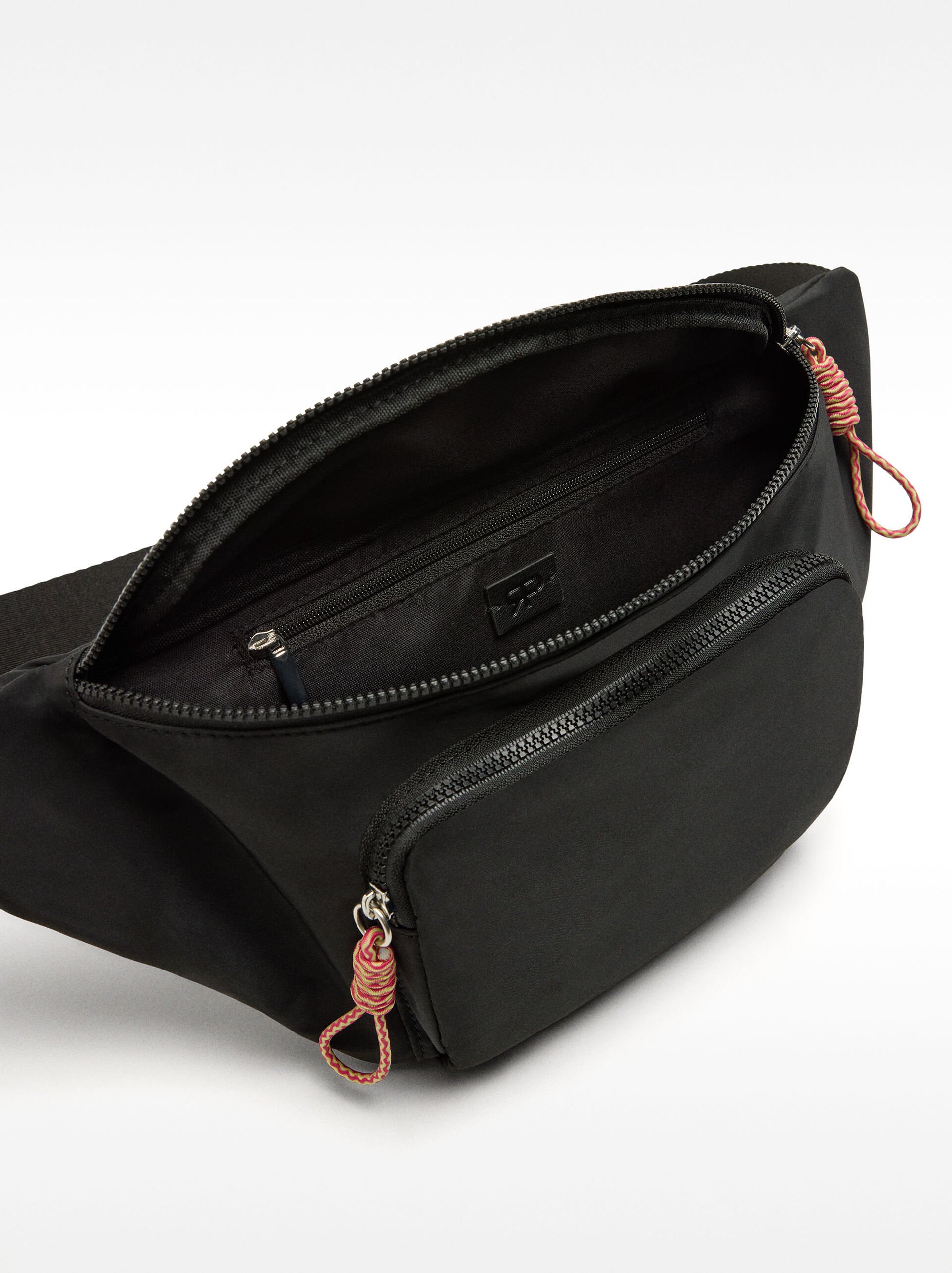 Bolso riñonera de nylon image number 4.0