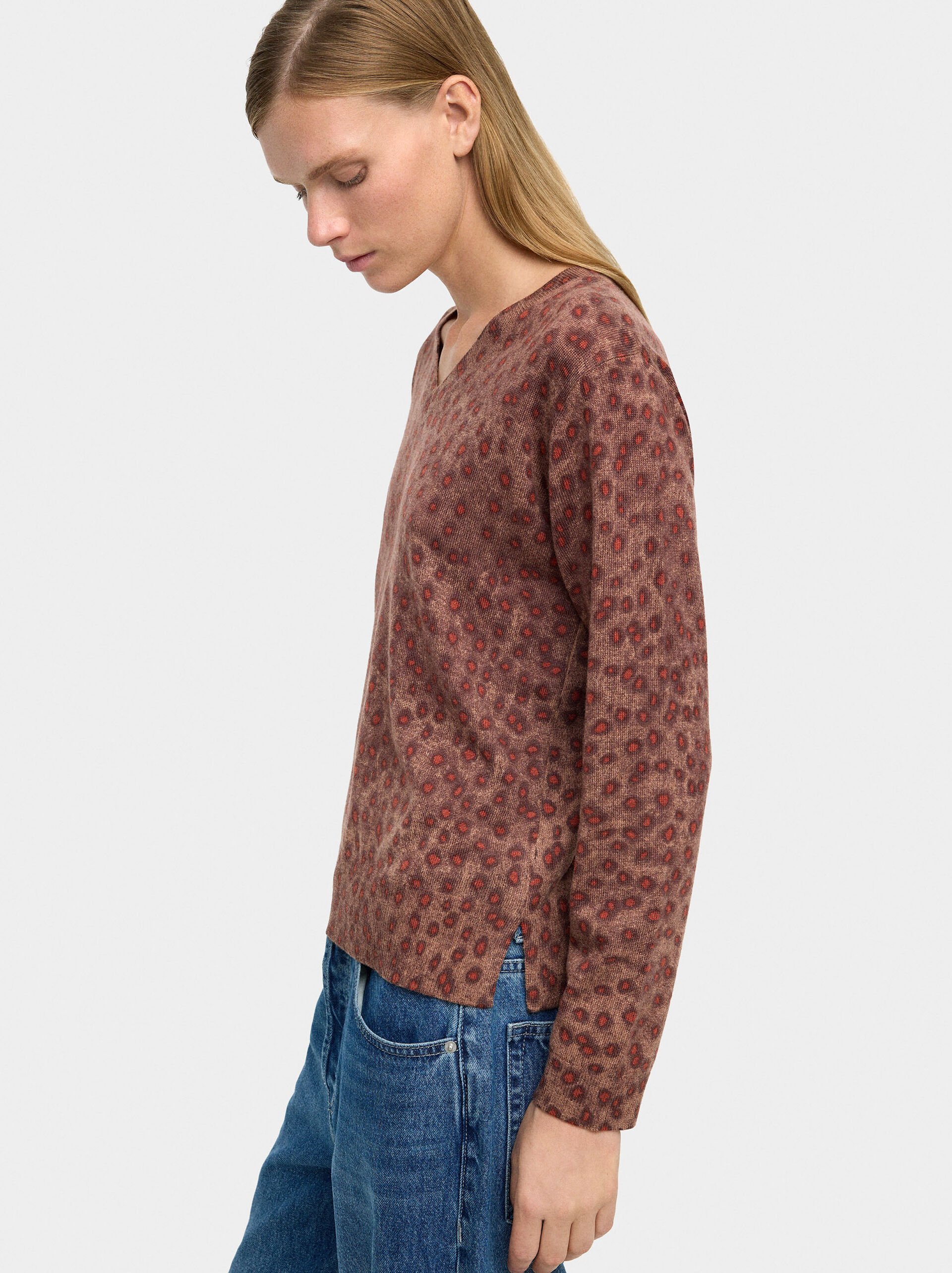 Patterned knit sweater image number 2.0