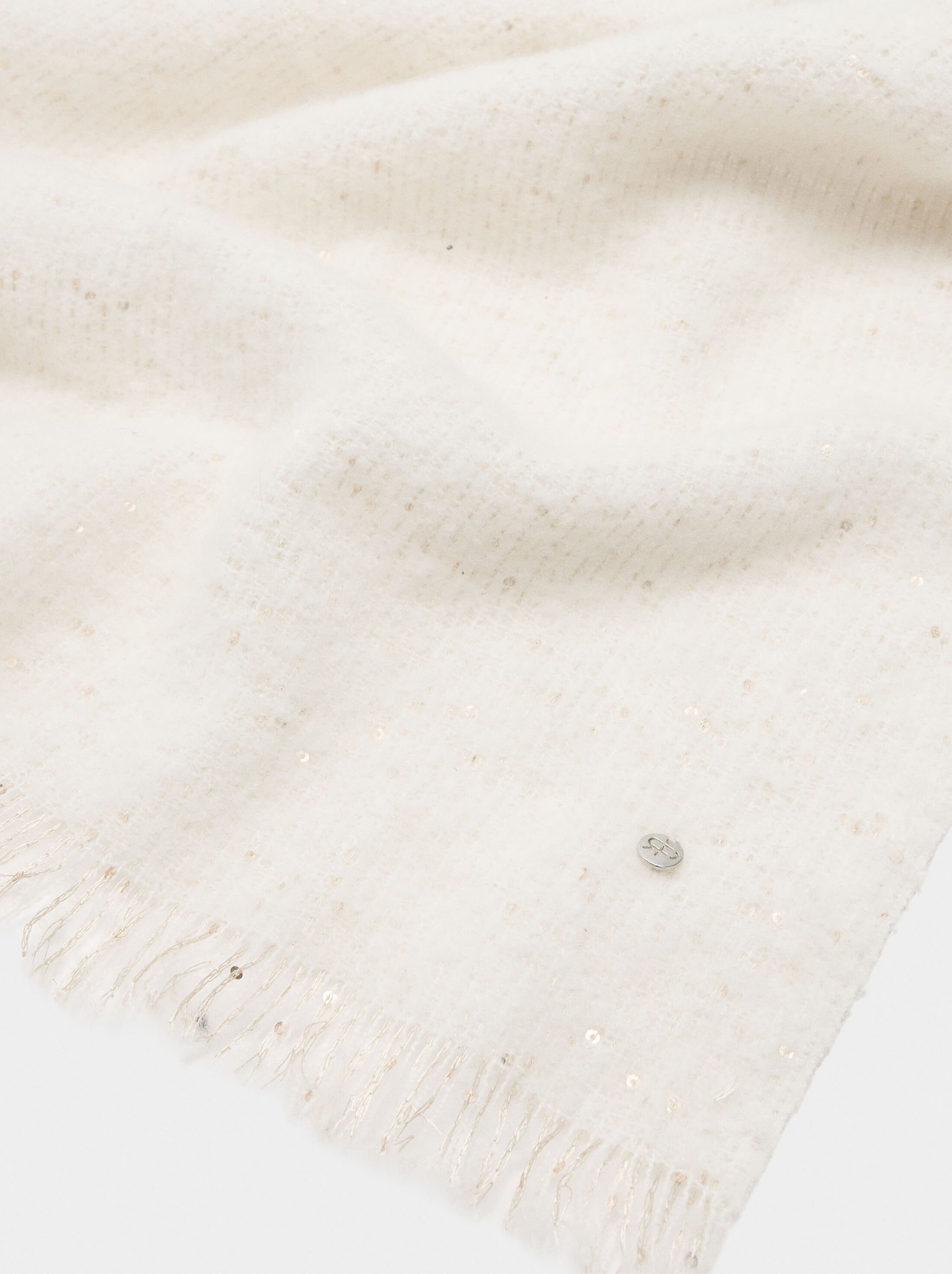 Bufanda amb lluentons i serrells image number 1.0