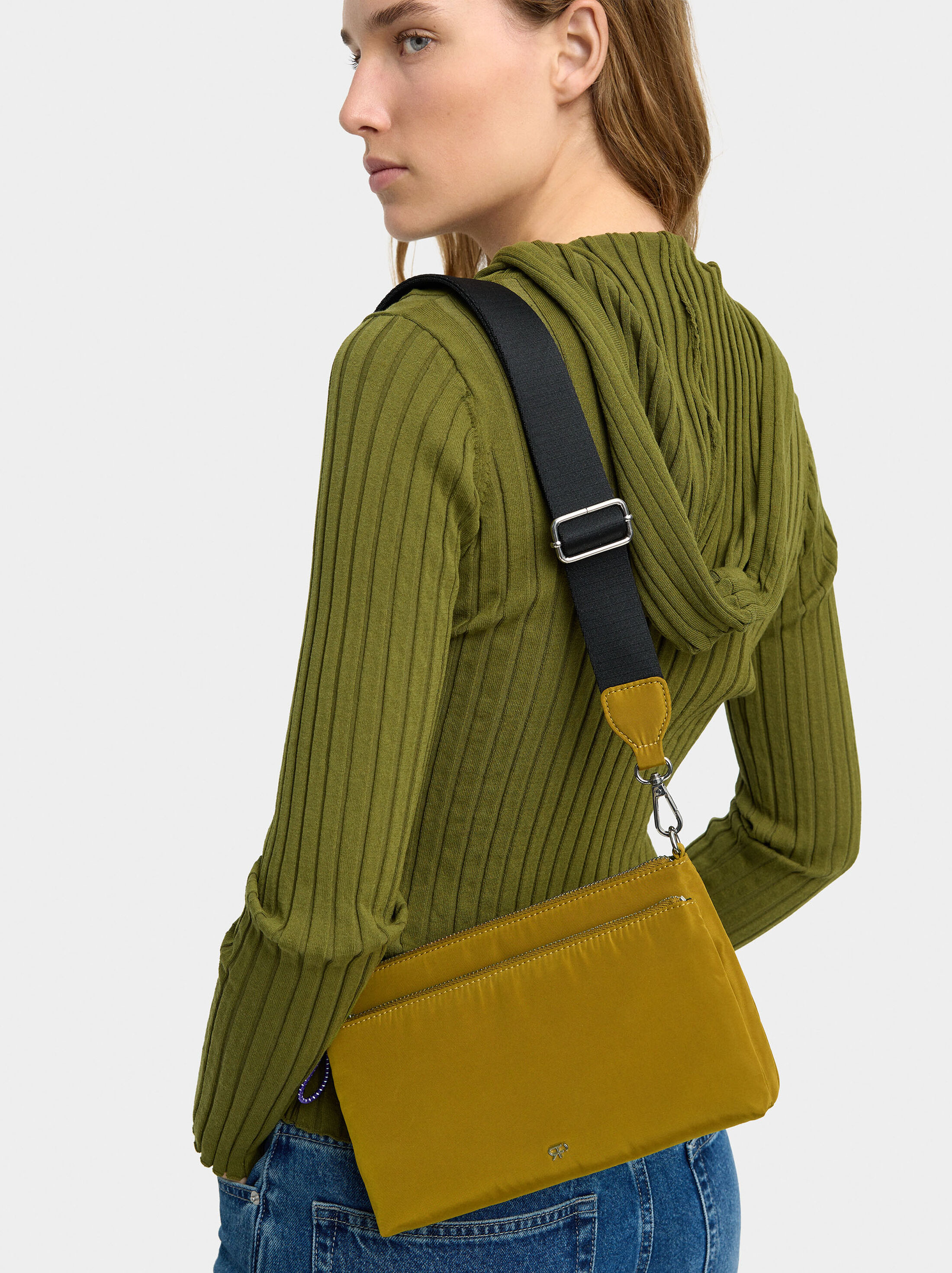 Bolso bandolera de nylon image number 1.0