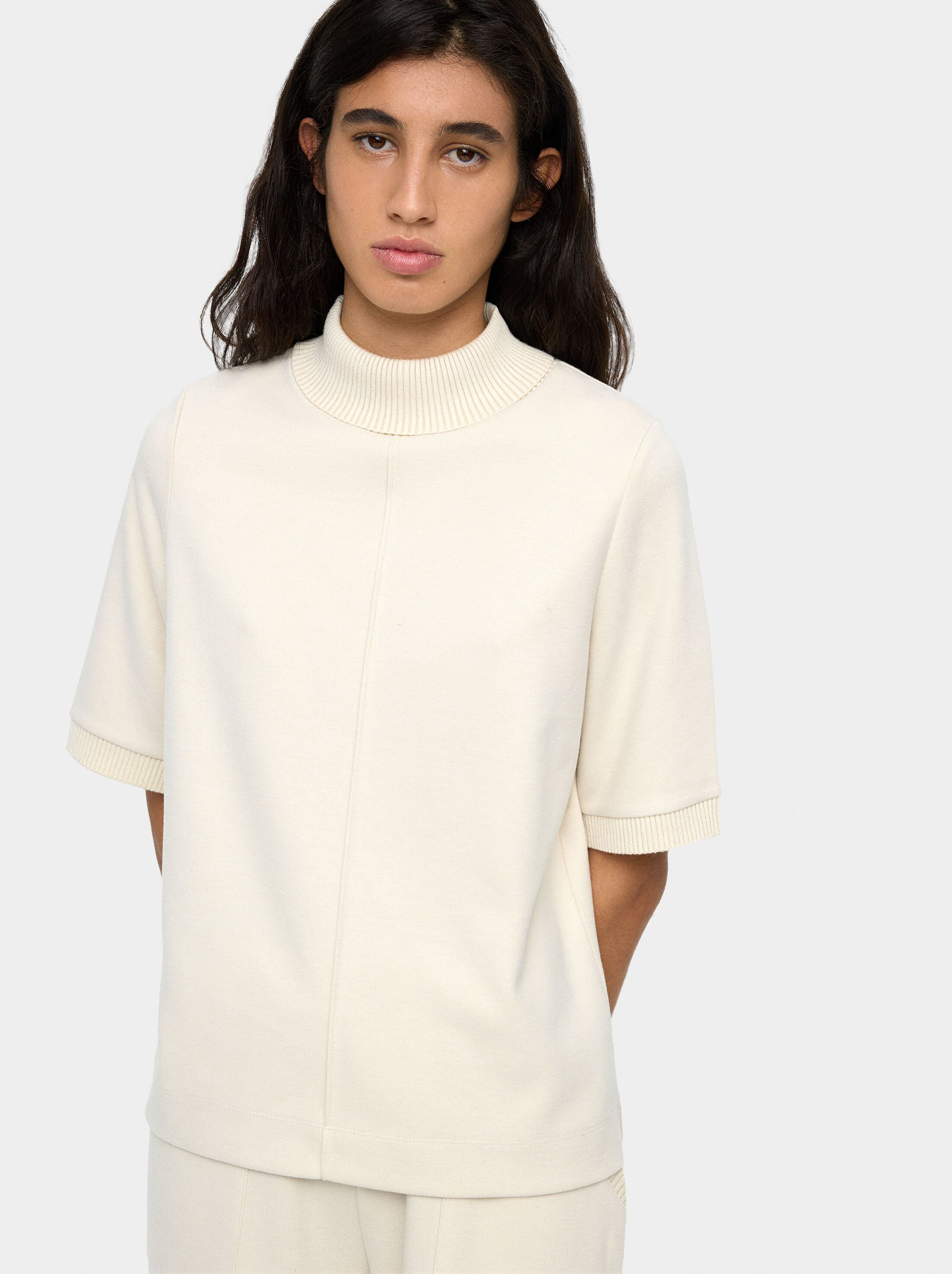 T-shirt with high neck image number 1.0