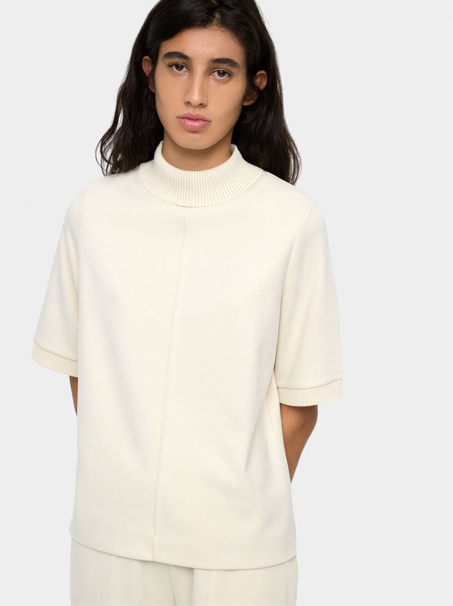 T-shirt with high neck