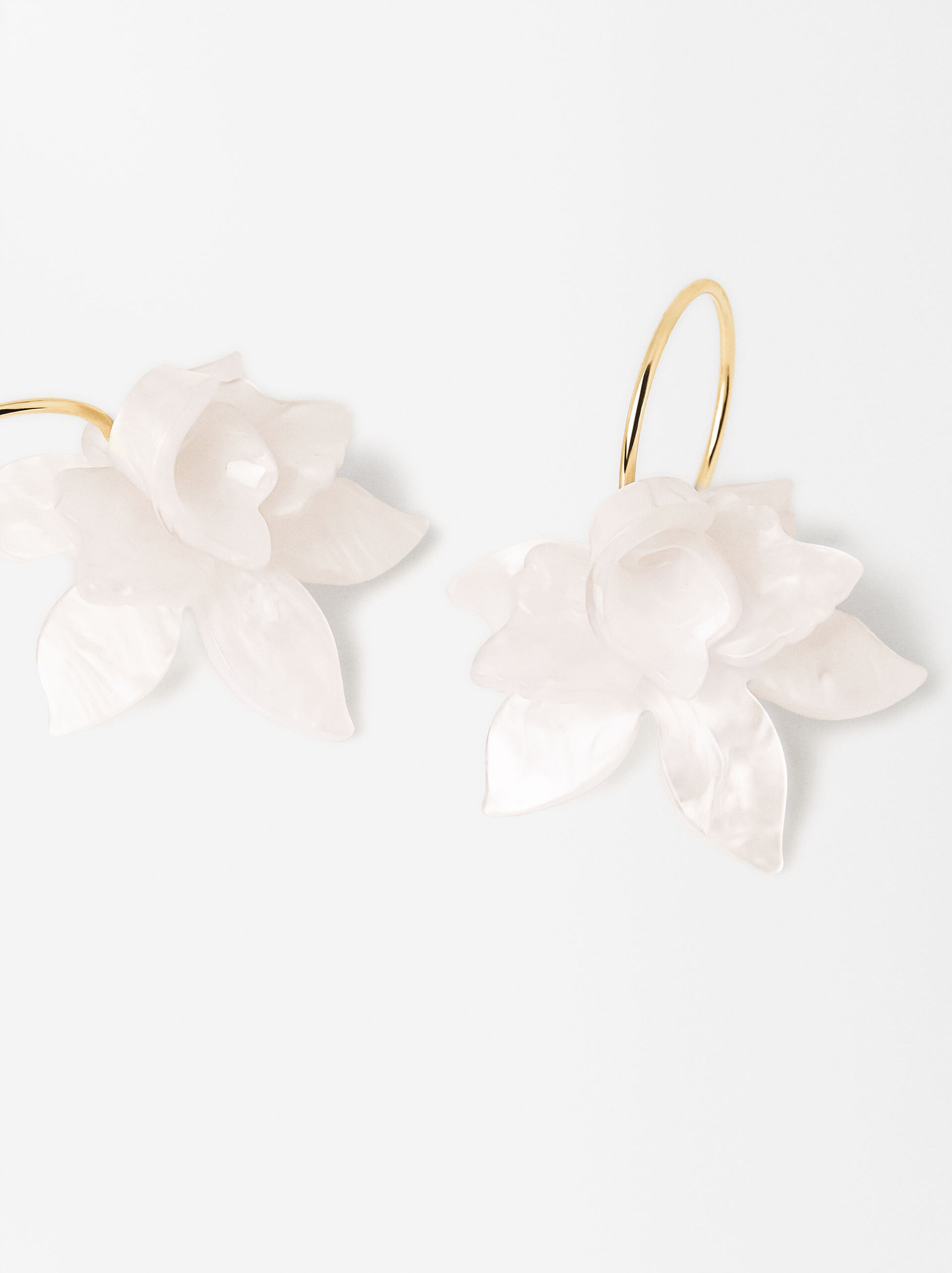 Flower hoop earrings image number 1.0