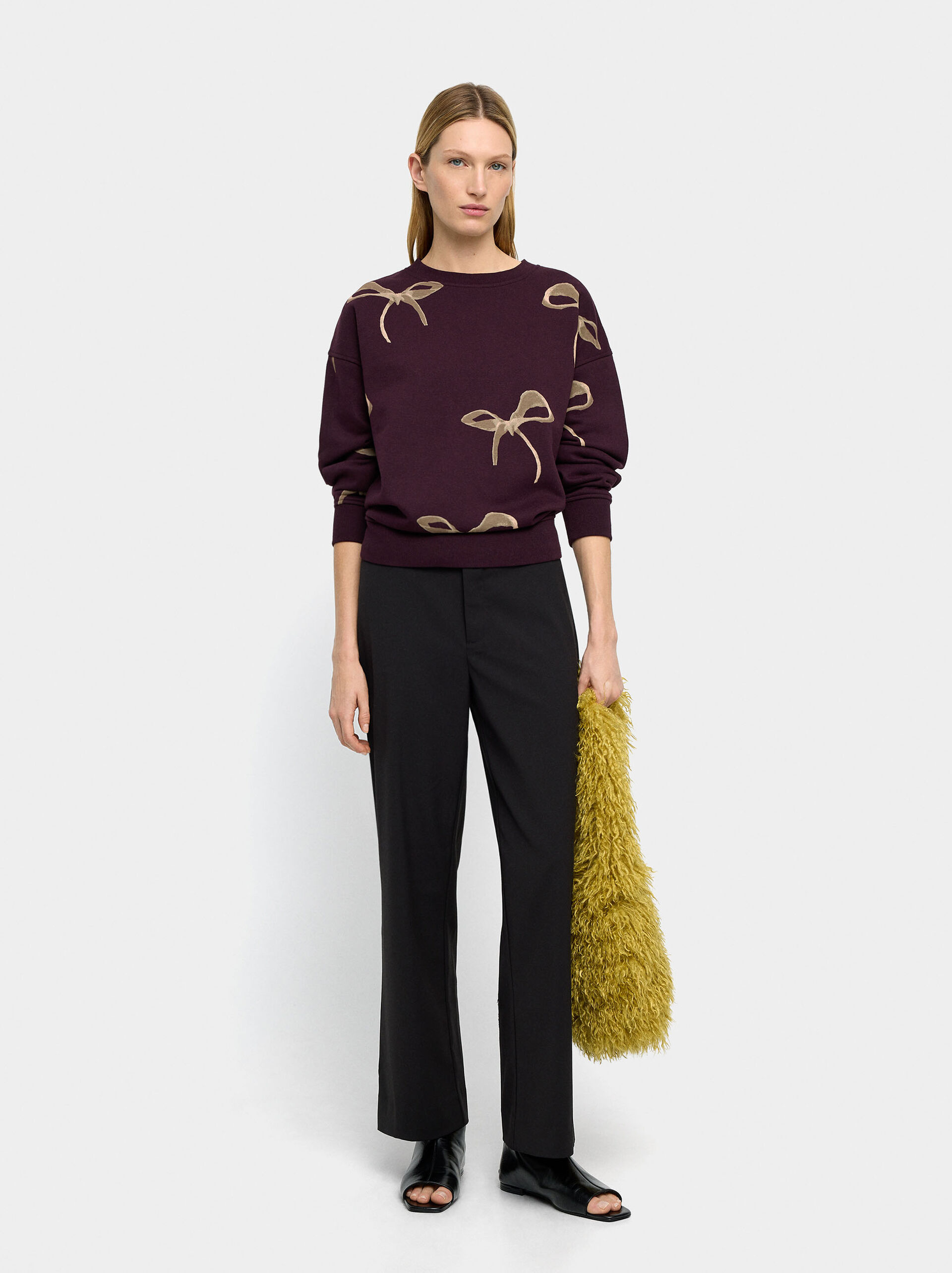 Sweatshirt with printed bows image number 0.0