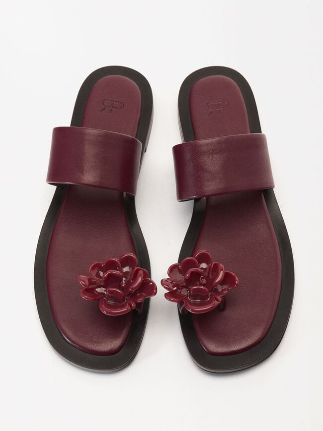Flat Sandals With Flower image number 1.0
