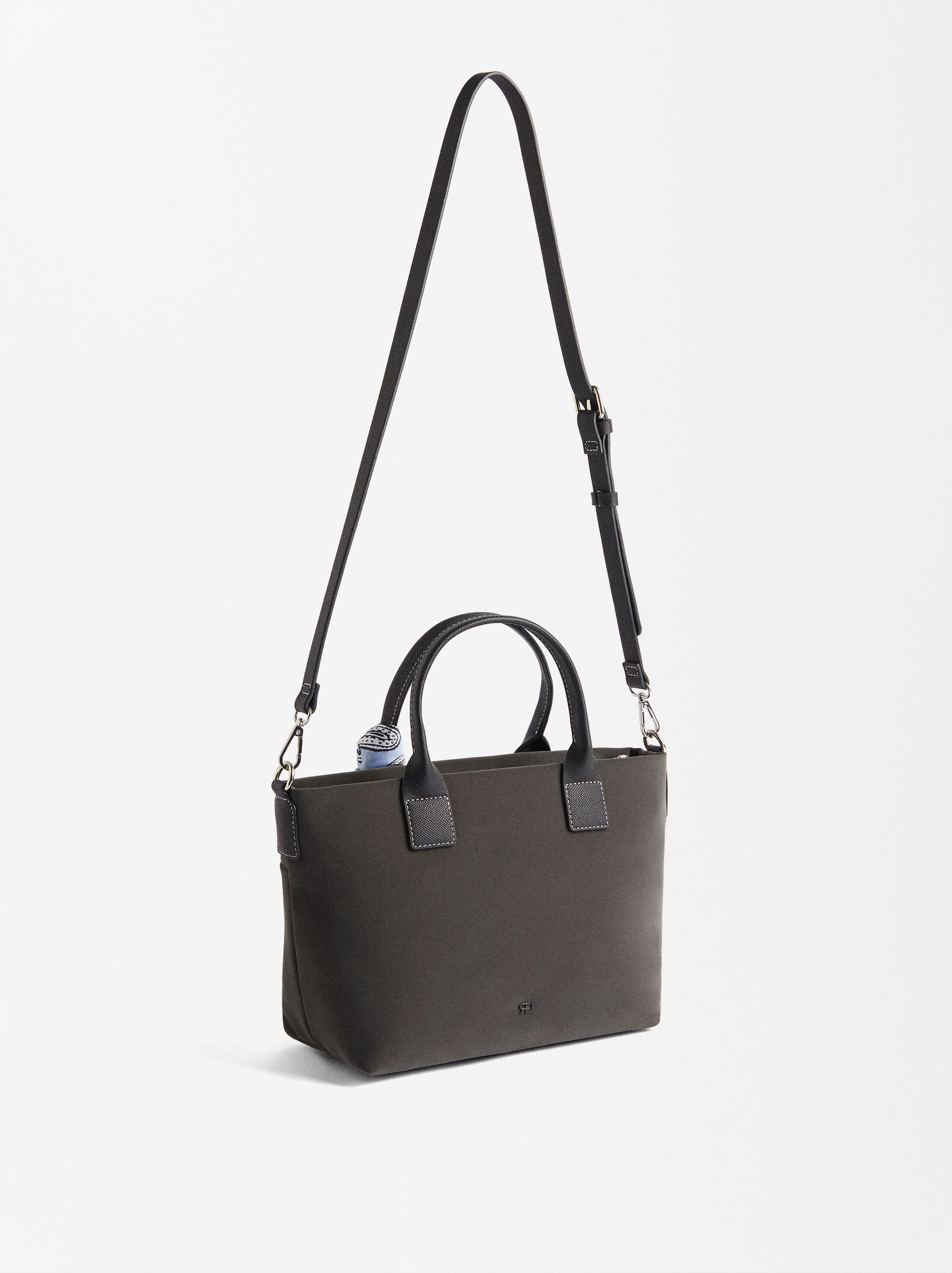 Bolso tote textura suave M image number 4.0