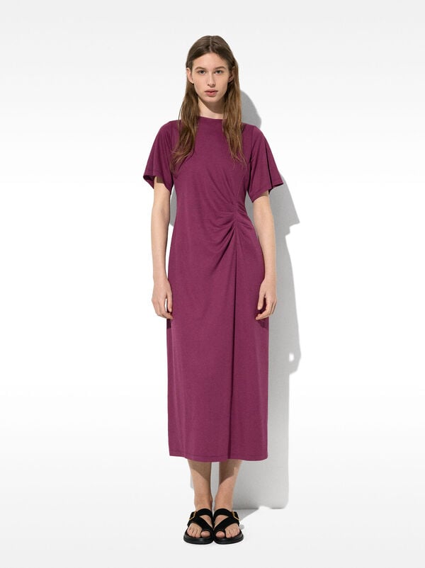 Mid-length dress with gathering