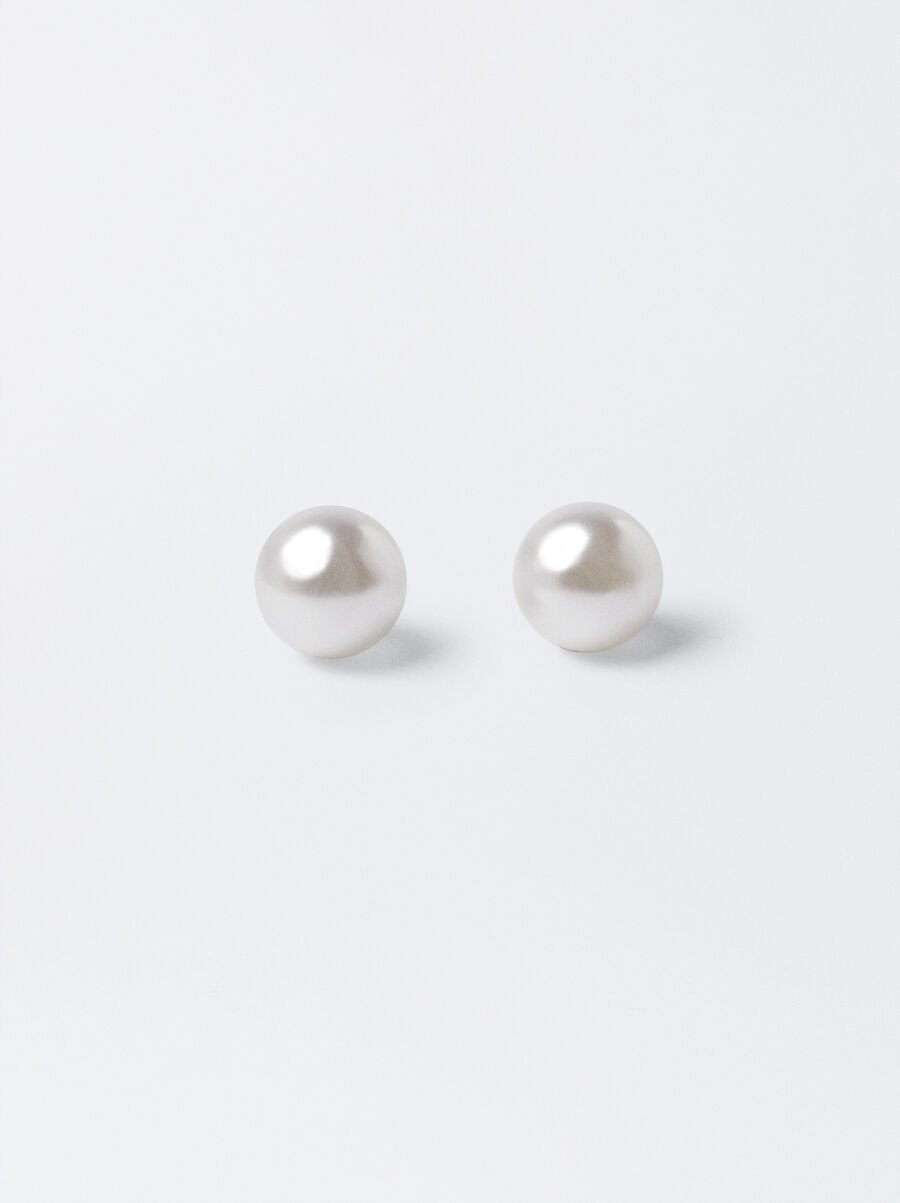 Earrings with pearls