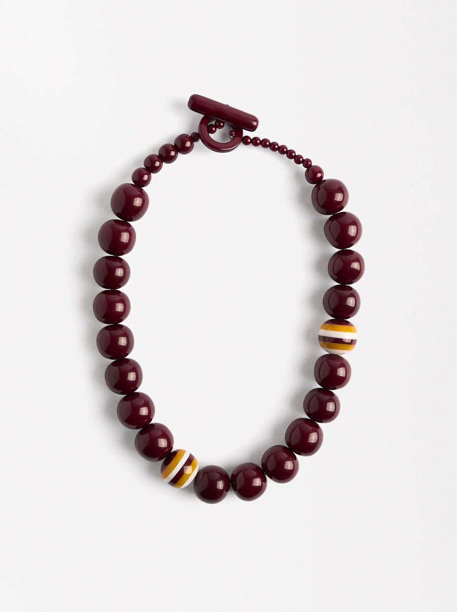 Short necklace with multicolor bead details
