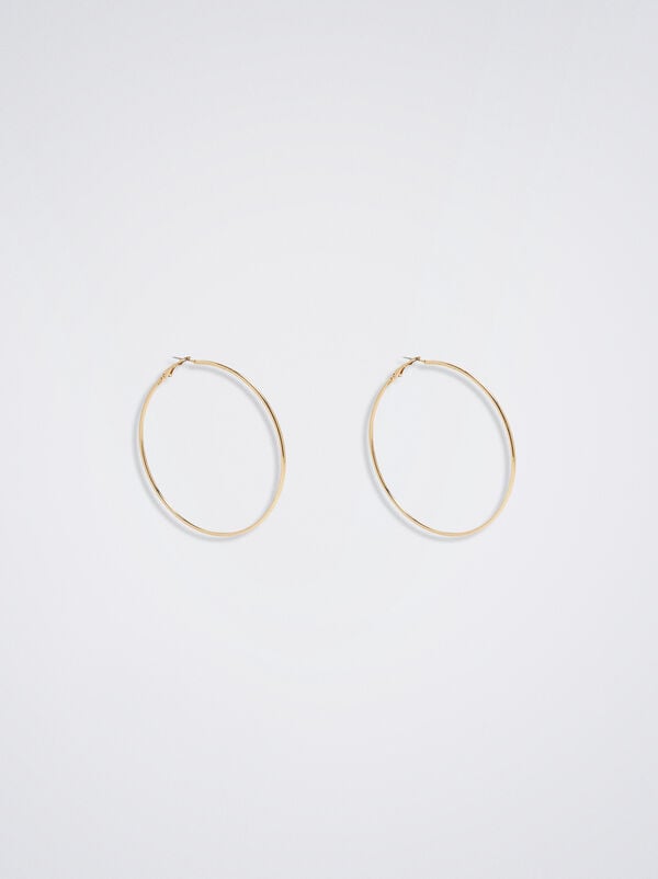 Basic large hoop earrings