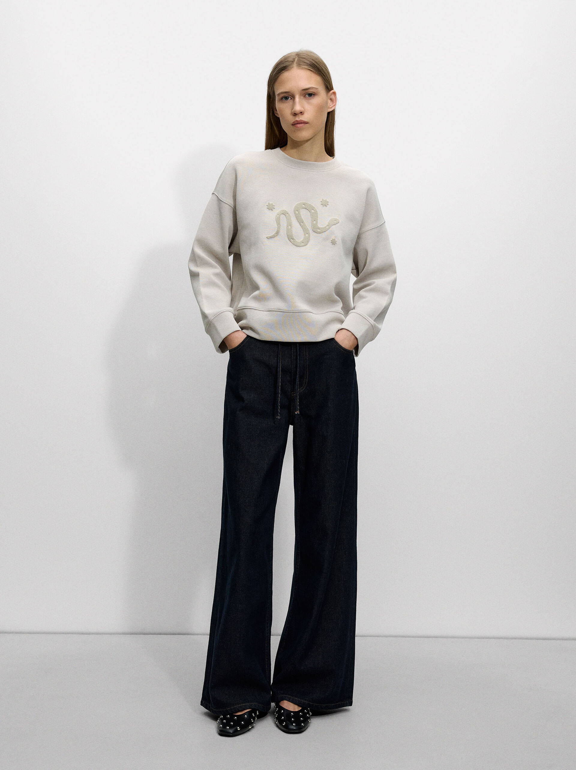 Cotton sweatshirt with patch image number 3.0