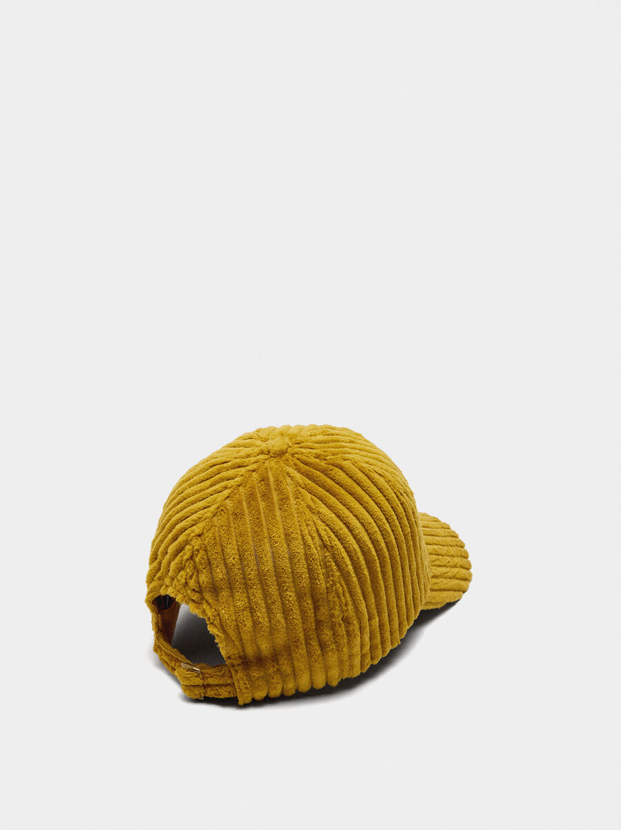 Gorra canalada de terciopelo