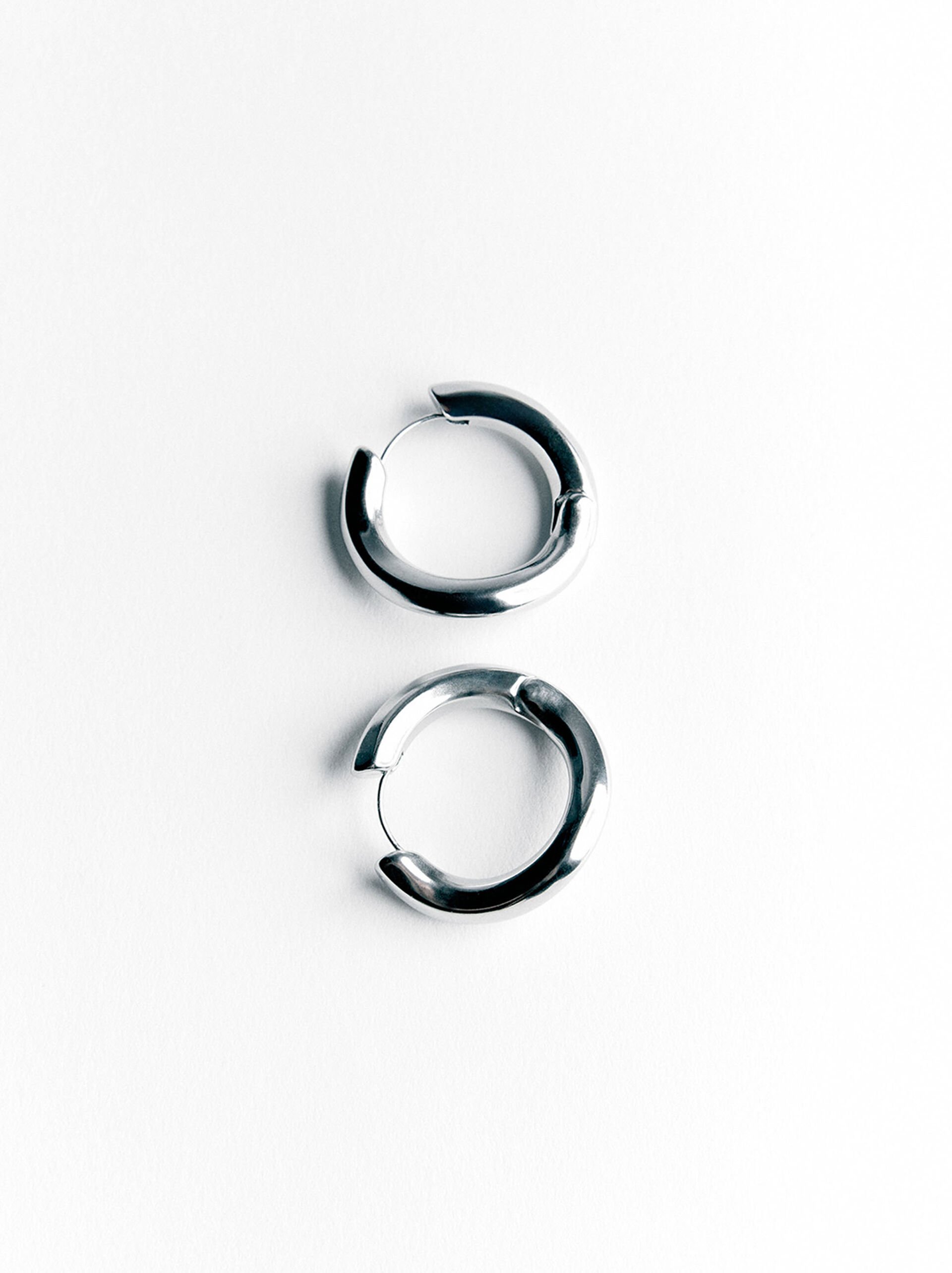 Maxi wave hoops - stainless steel image number 0.0