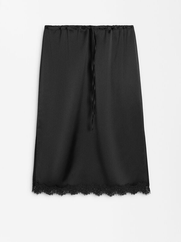 Satin skirt with lace