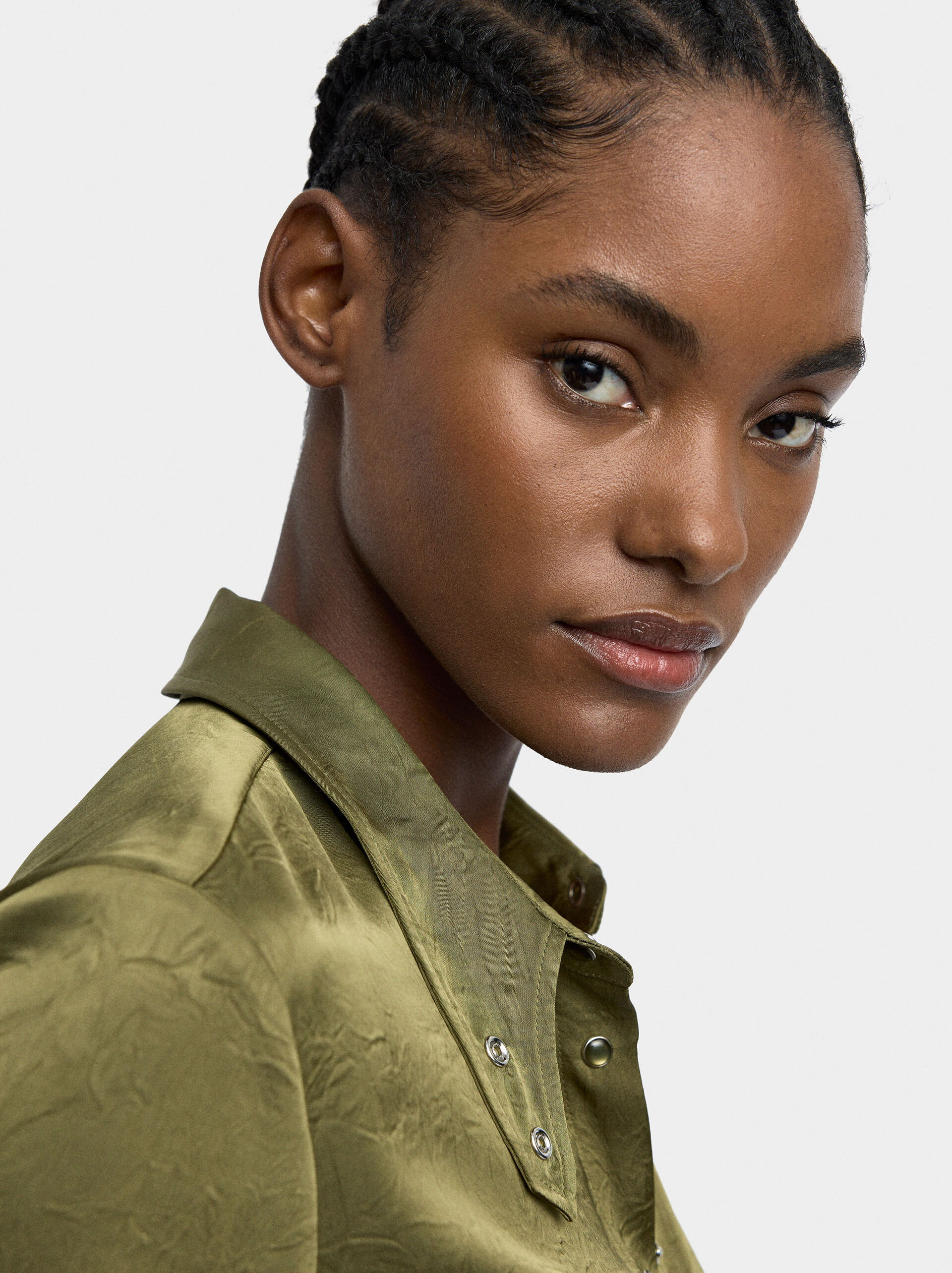 Shirt with ruched effect and collar detail image number 4.0